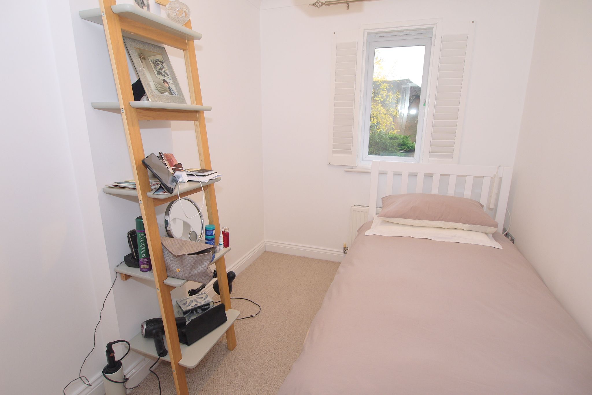 3 bedroom end terraced house Sold in Borough Green - Photograph 4
