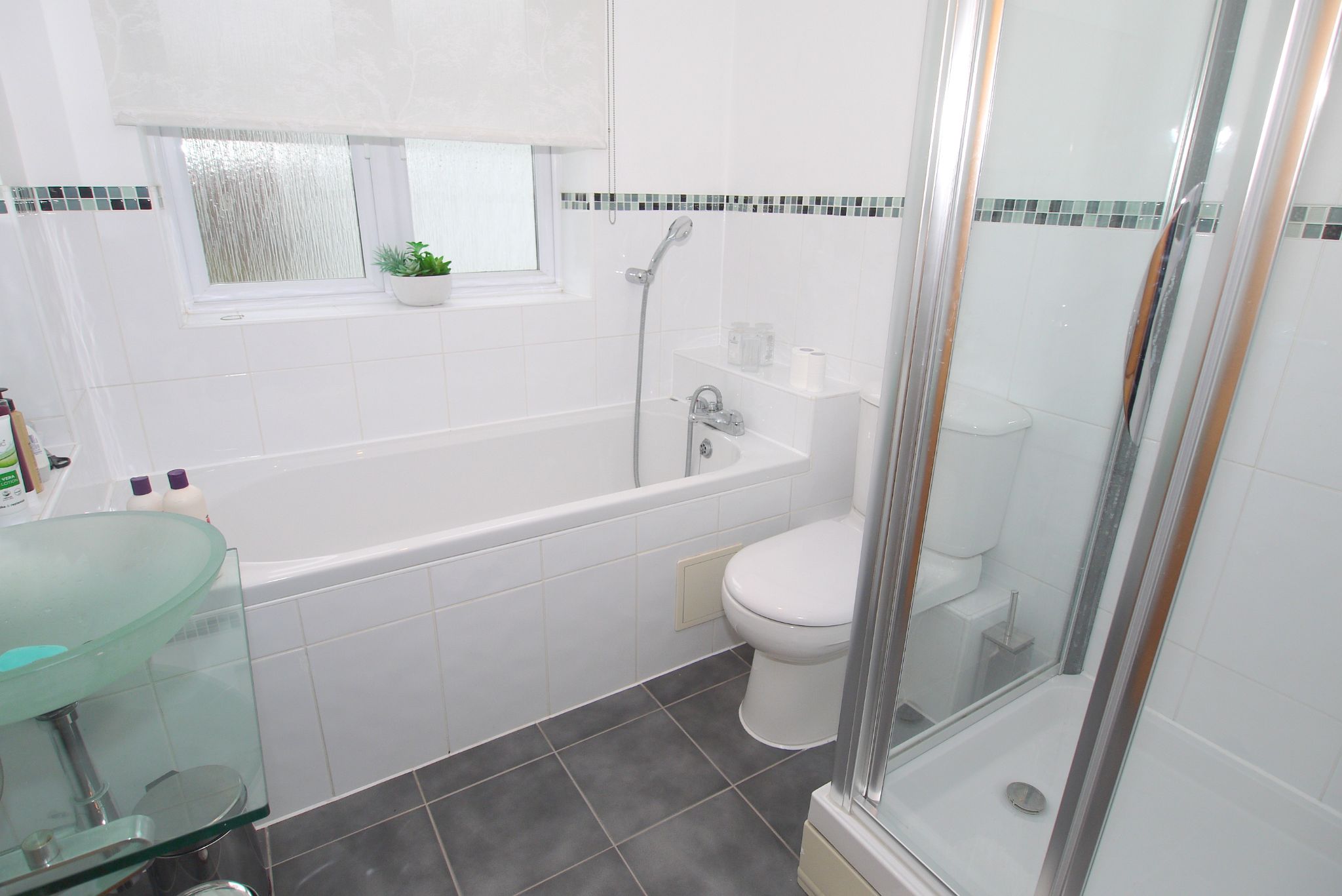 3 bedroom end terraced house Sold in Borough Green - Photograph 8