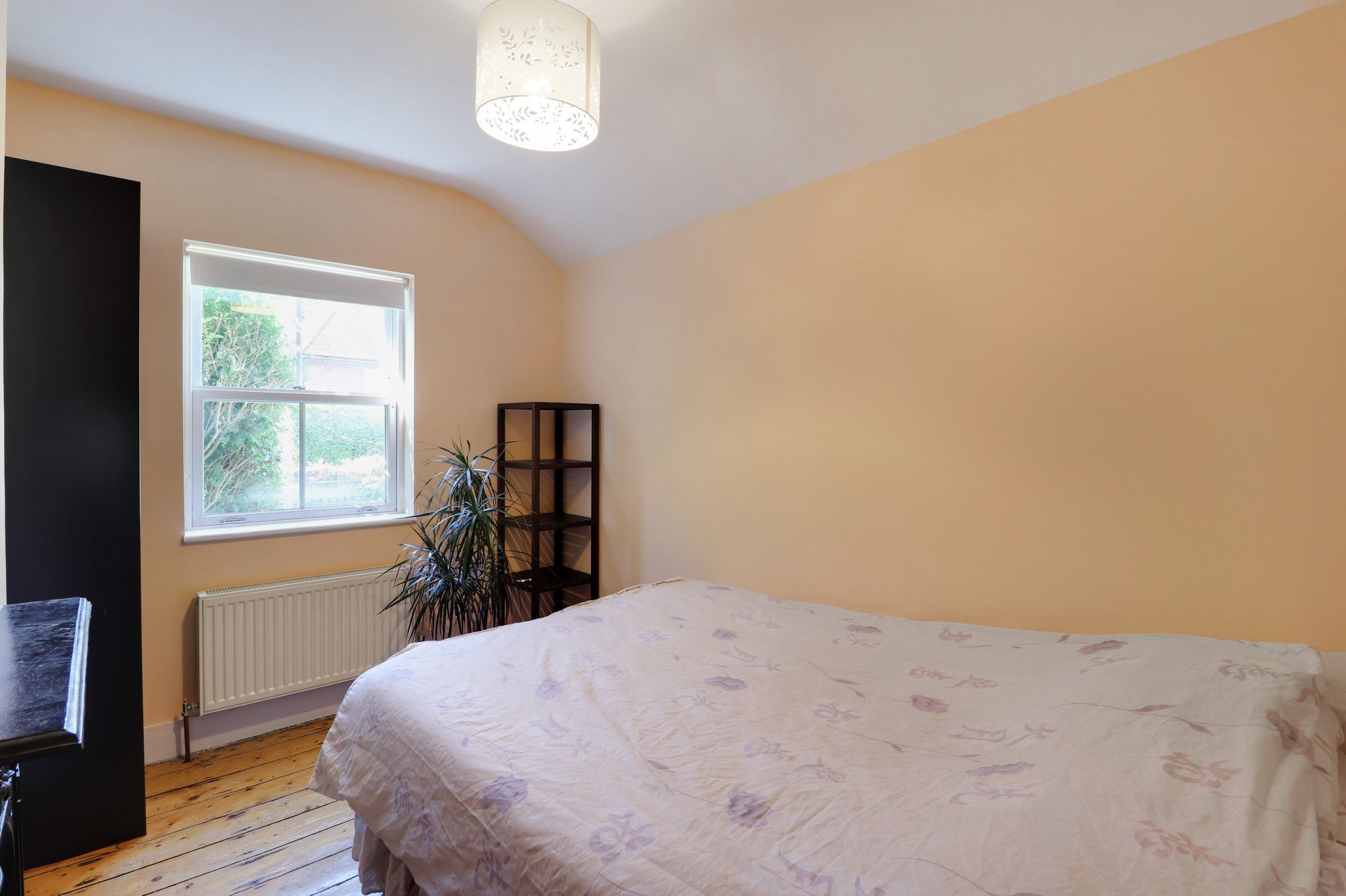 3 bedroom end terraced house Sold in Sevenoaks - Photograph 1
