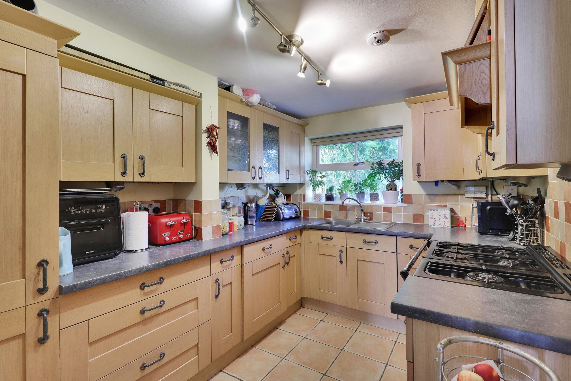 3 bedroom end terraced house Sold in Sevenoaks - Photograph 17