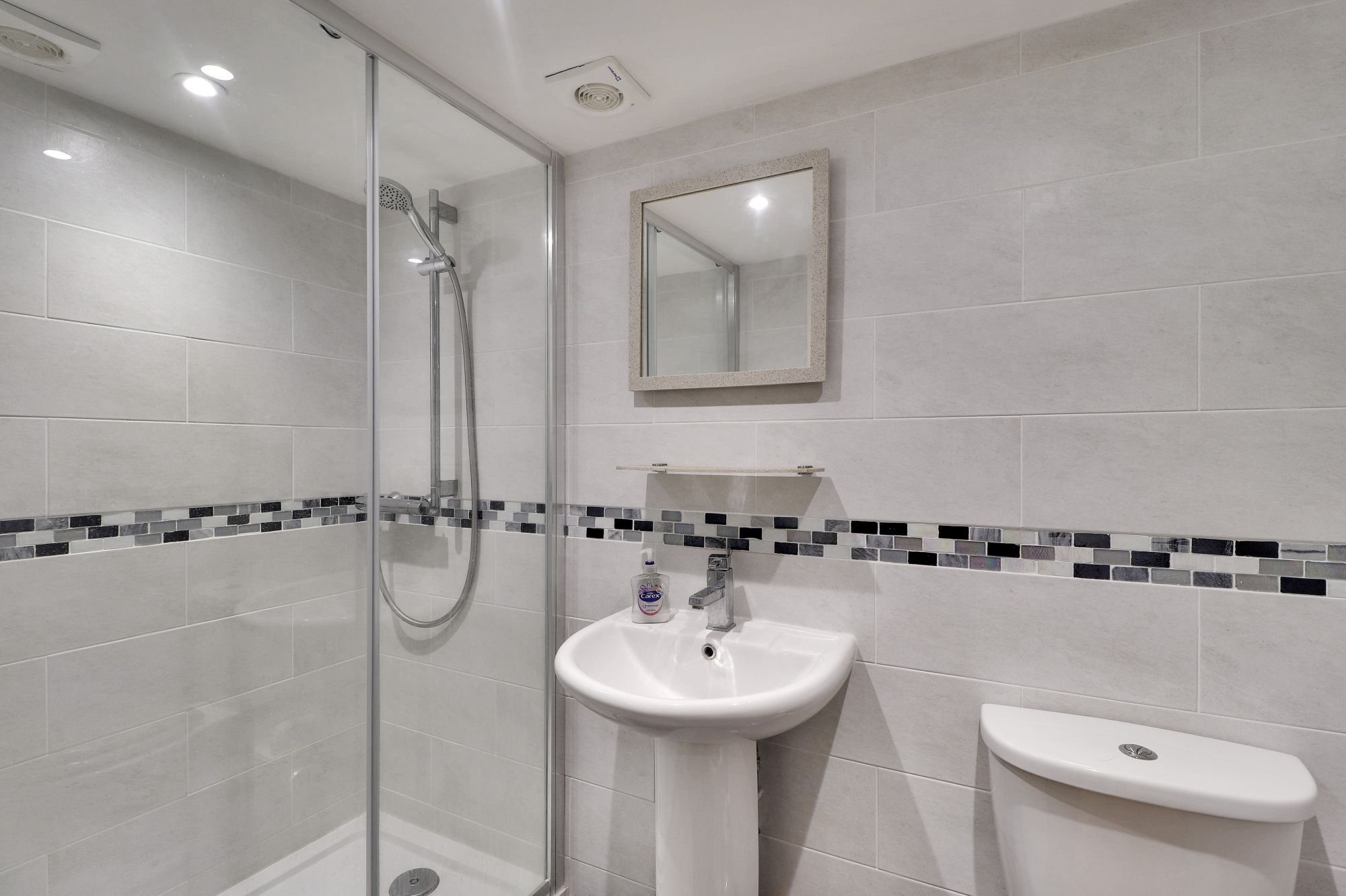 3 bedroom end terraced house Sold in Sevenoaks - Photograph 21