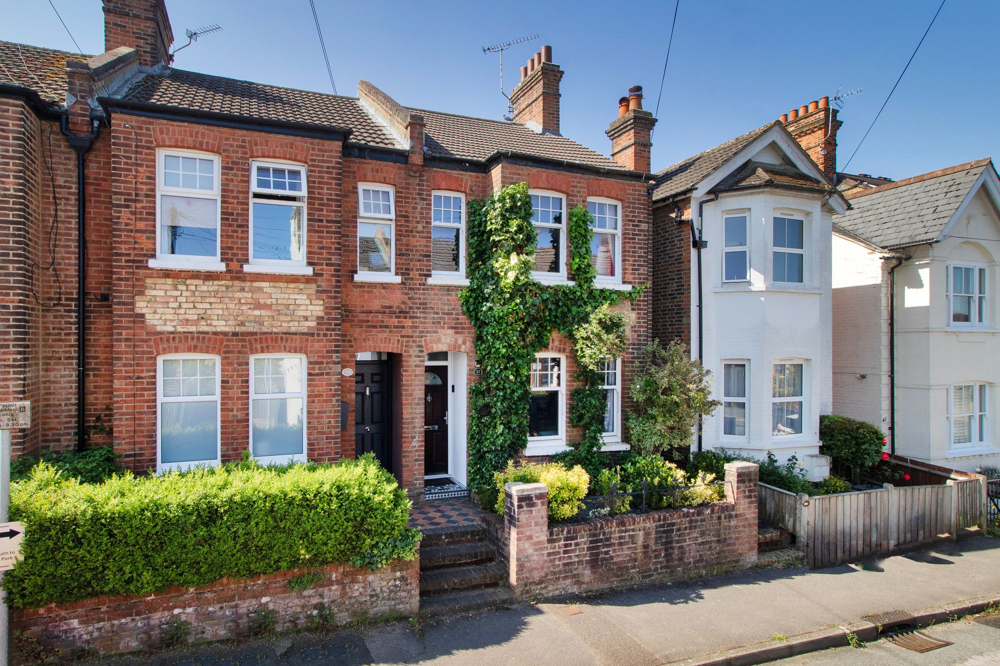 3 bedroom end terraced house Sold in Sevenoaks - Photograph 7