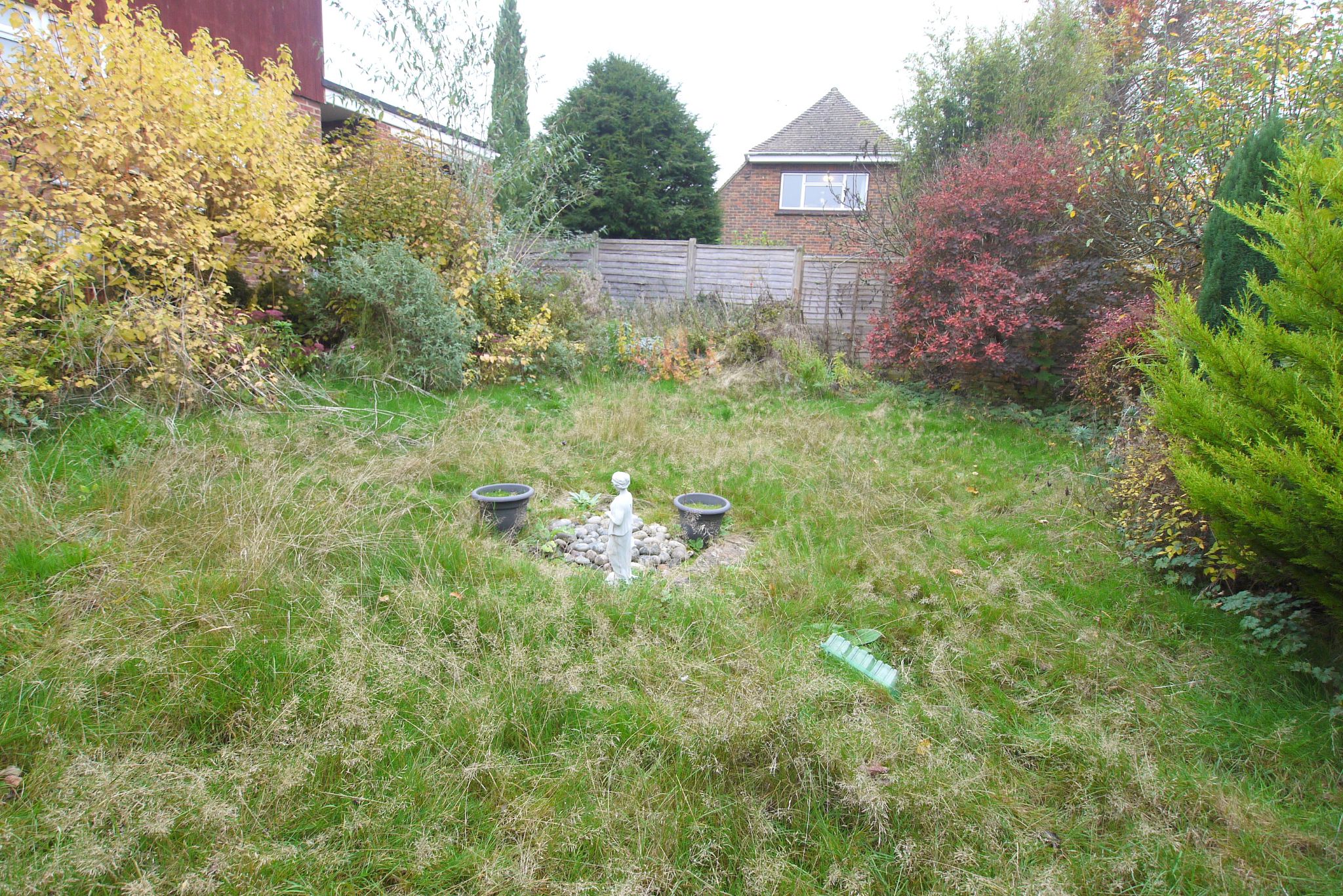 3 bedroom detached house Sold in Riverhead - Photograph 14