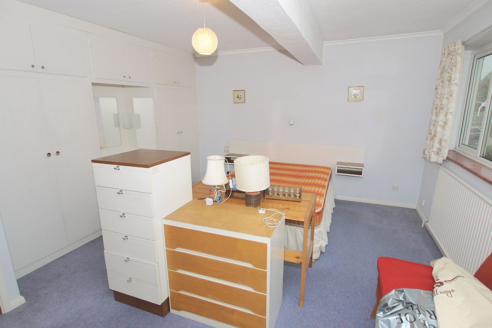3 bedroom detached house Sold in Riverhead - Photograph 10