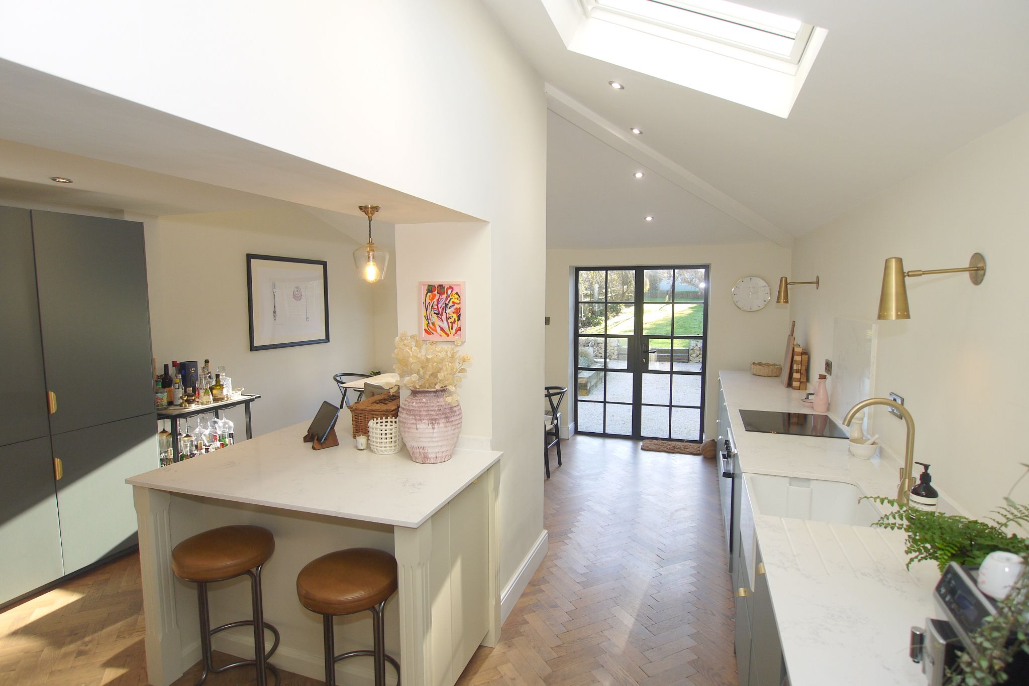 4 bedroom semi-detached house Sold in Sevenoaks - Photograph 7