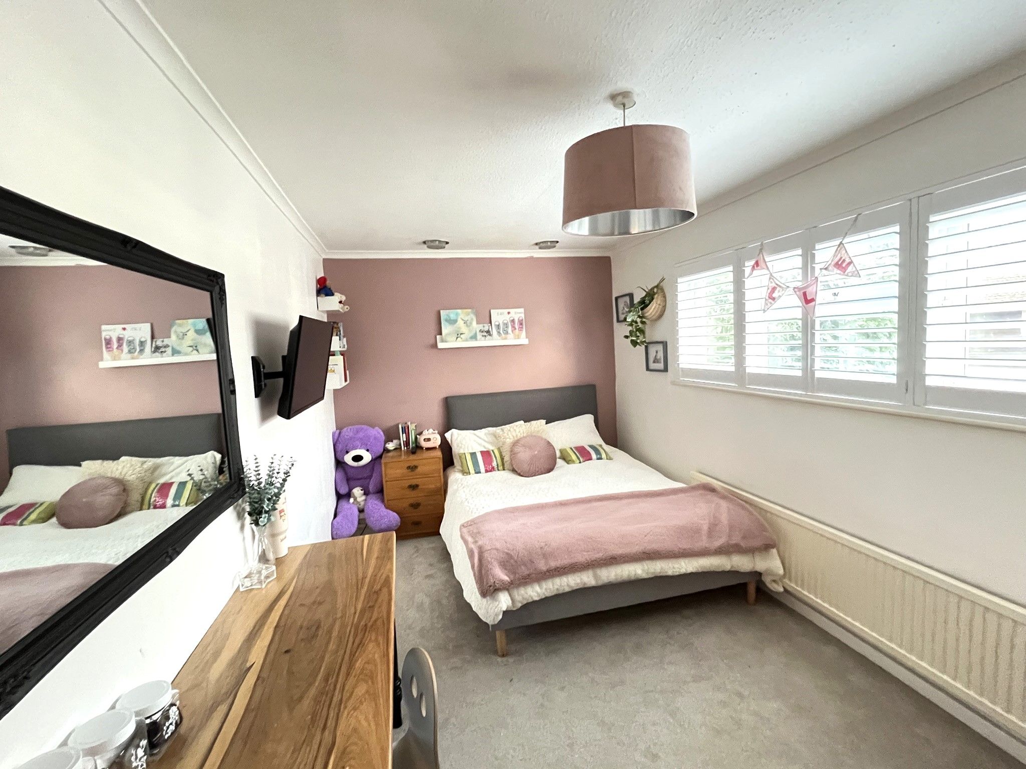 4 bedroom detached house Sold in Sevenoaks - Photograph 11