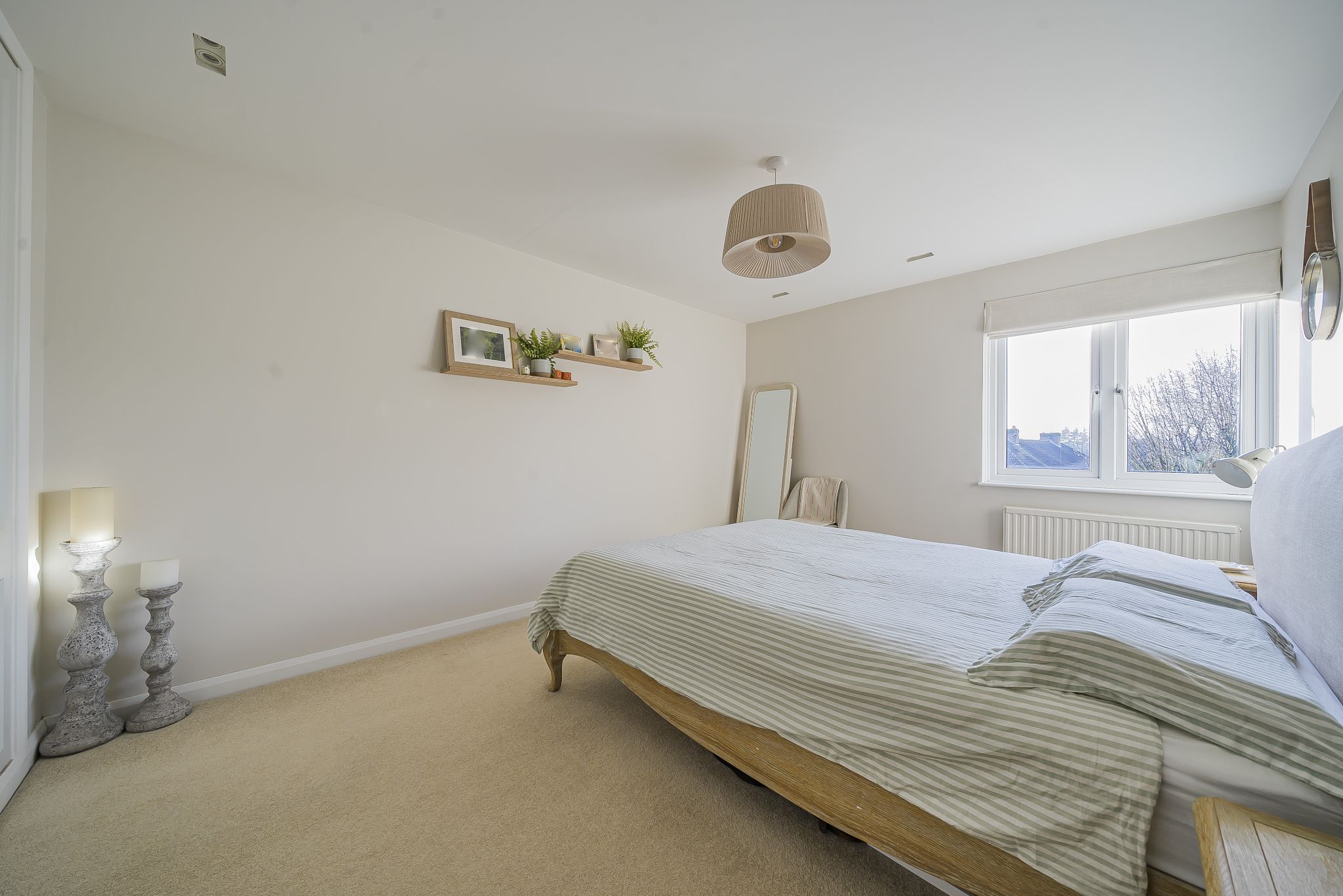 3 bedroom semi-detached house Sold in Sevenoaks - Photograph 6