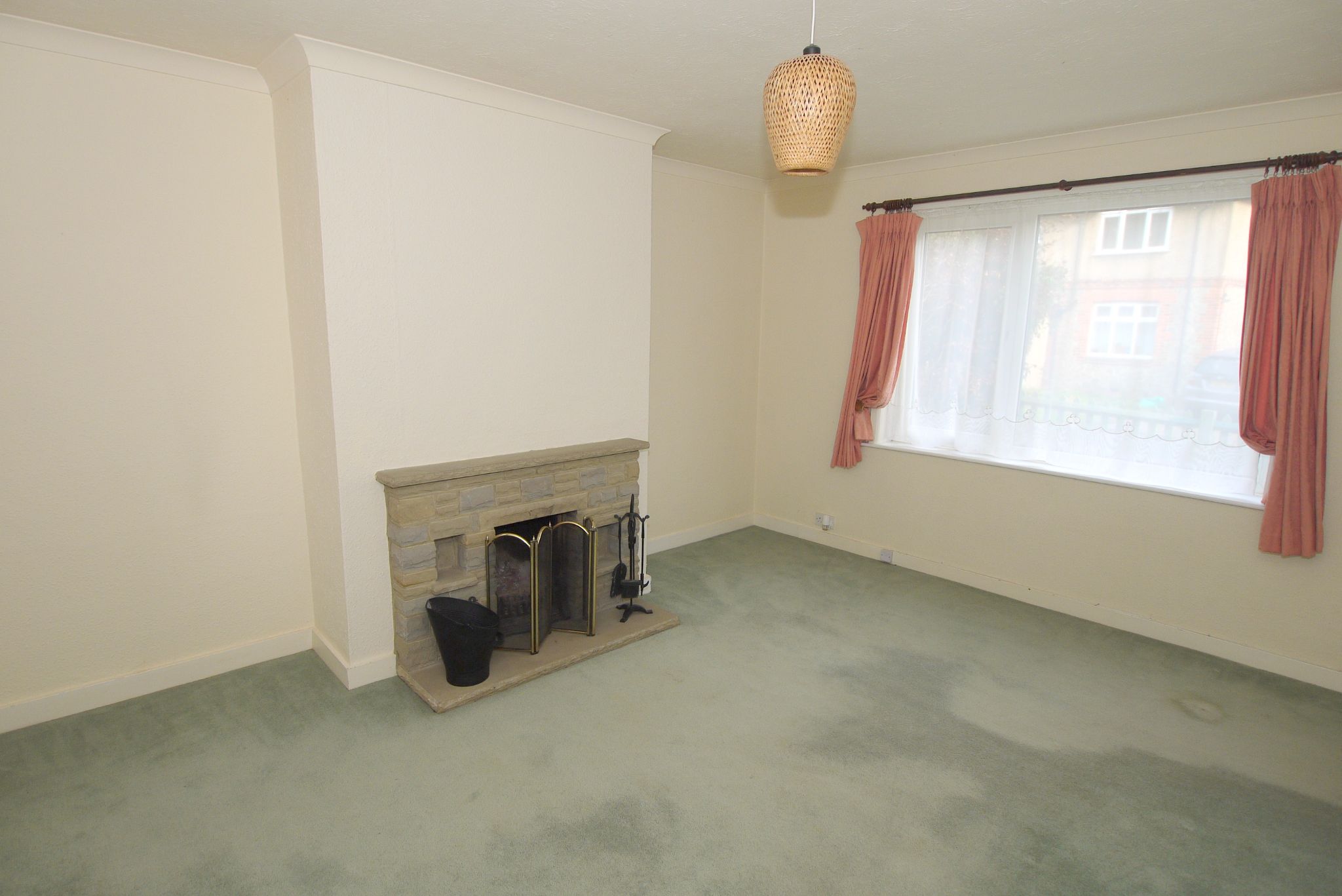 3 bedroom semi-detached house Sold in Sevenoaks - Photograph 10