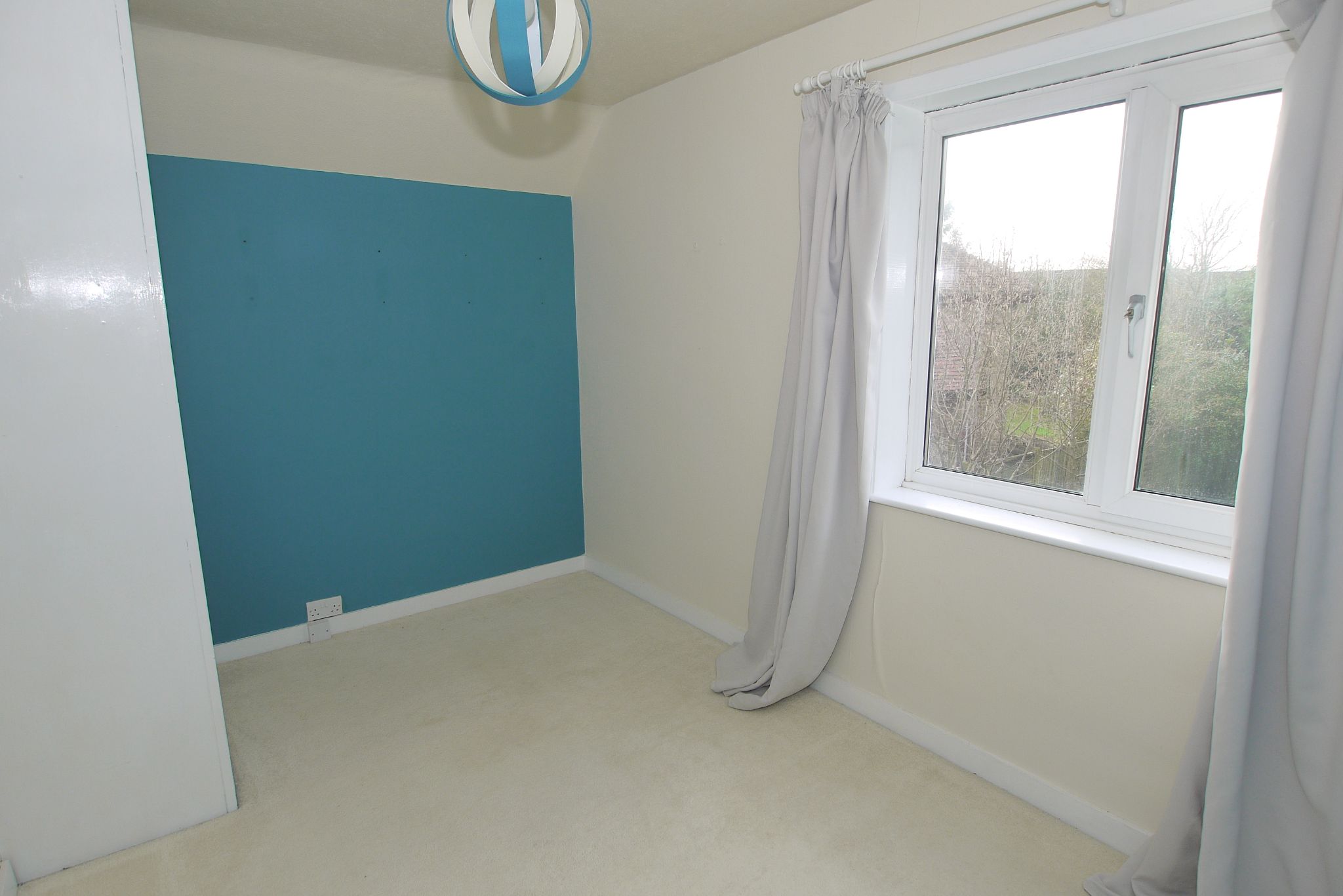 3 bedroom semi-detached house Sold in Sevenoaks - Photograph 5
