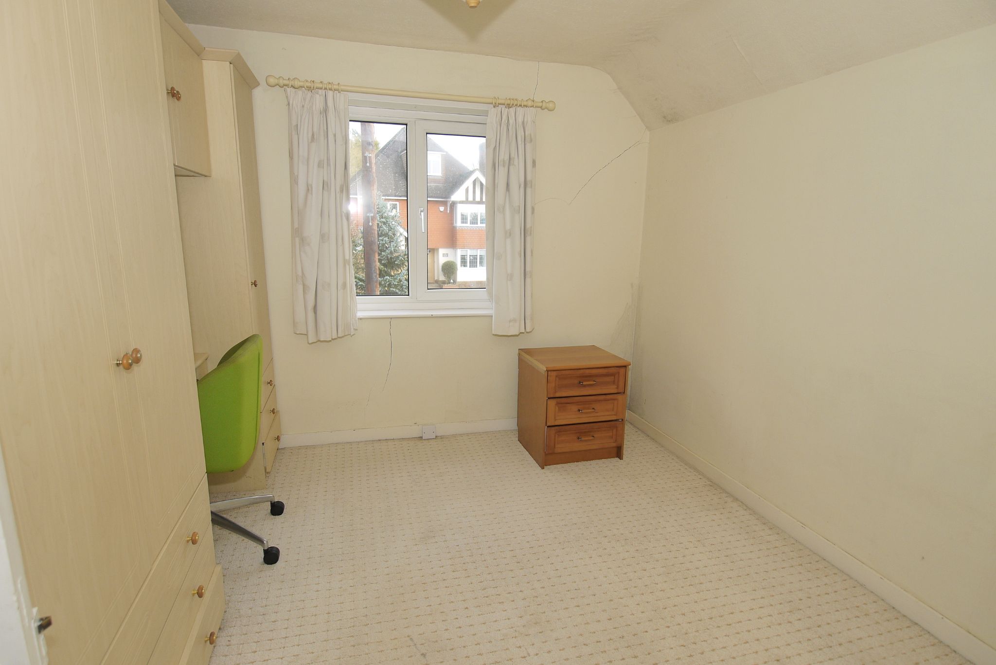 3 bedroom semi-detached house Sold in Sevenoaks - Photograph 4
