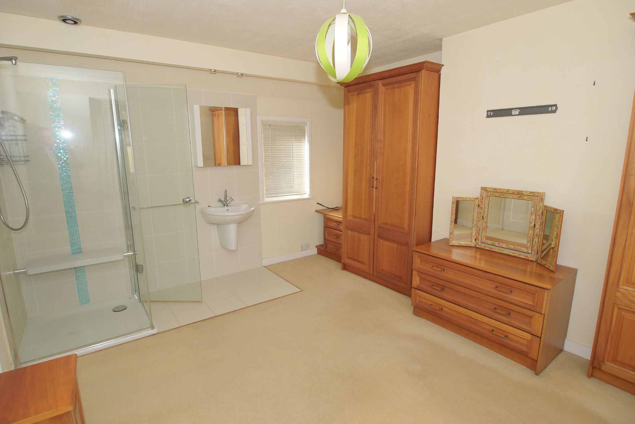 3 bedroom semi-detached house Sold in Sevenoaks - Photograph 8