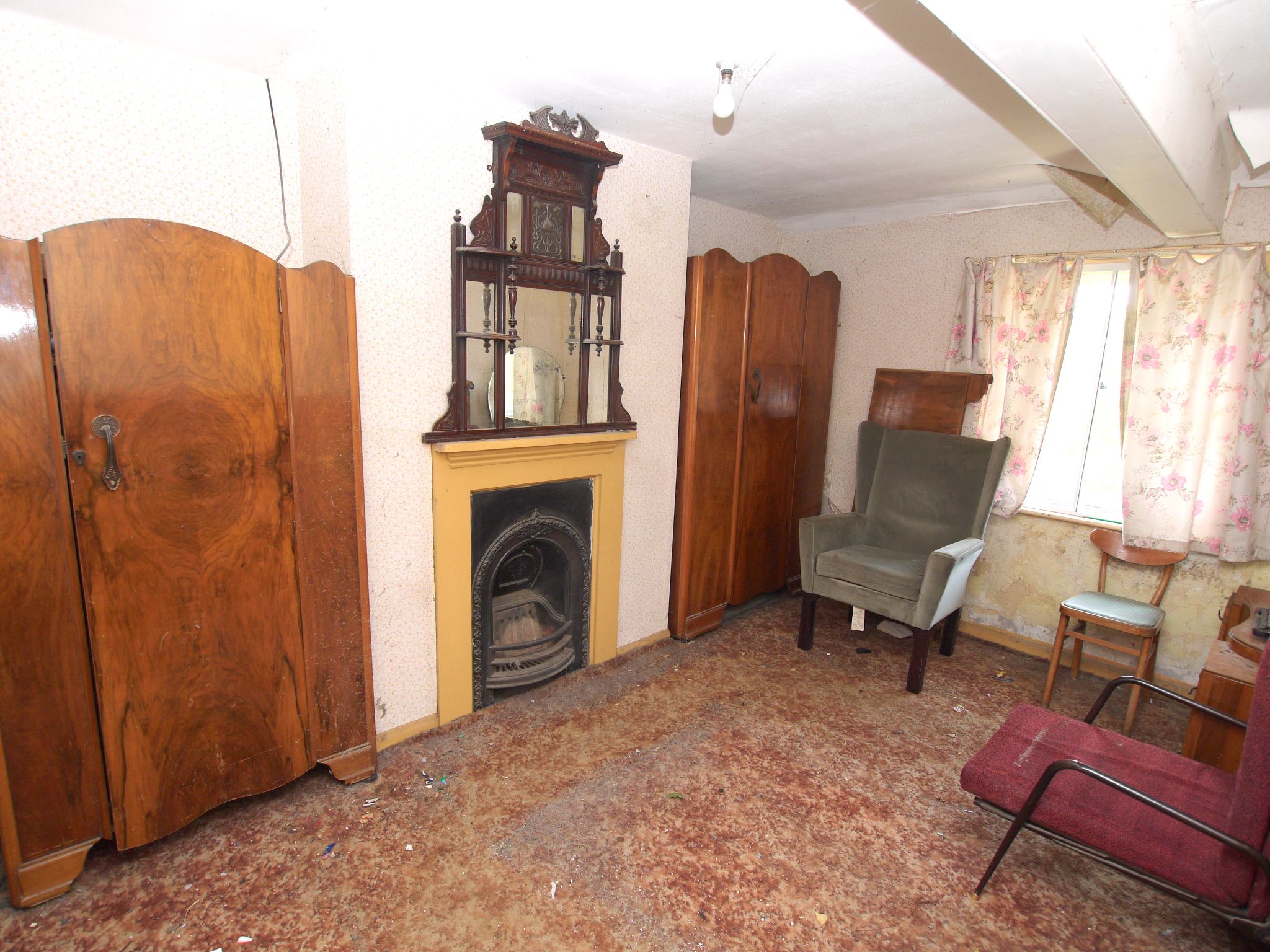 3 bedroom mid terraced house Sold in Shoreham - Photograph 4