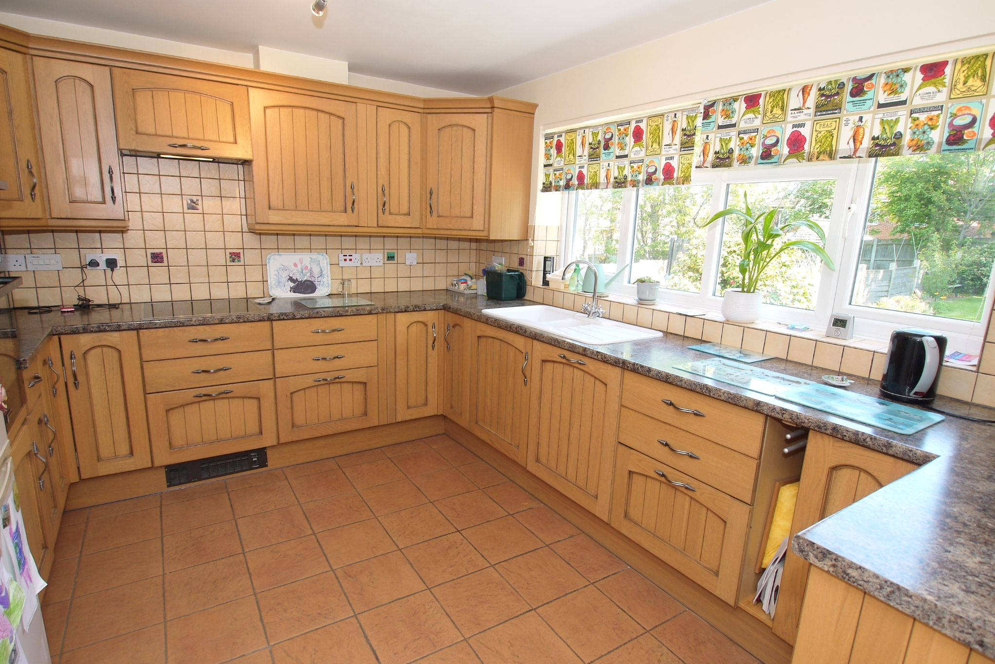 3 bedroom semi-detached house Sold in Sevenoaks - Photograph 6