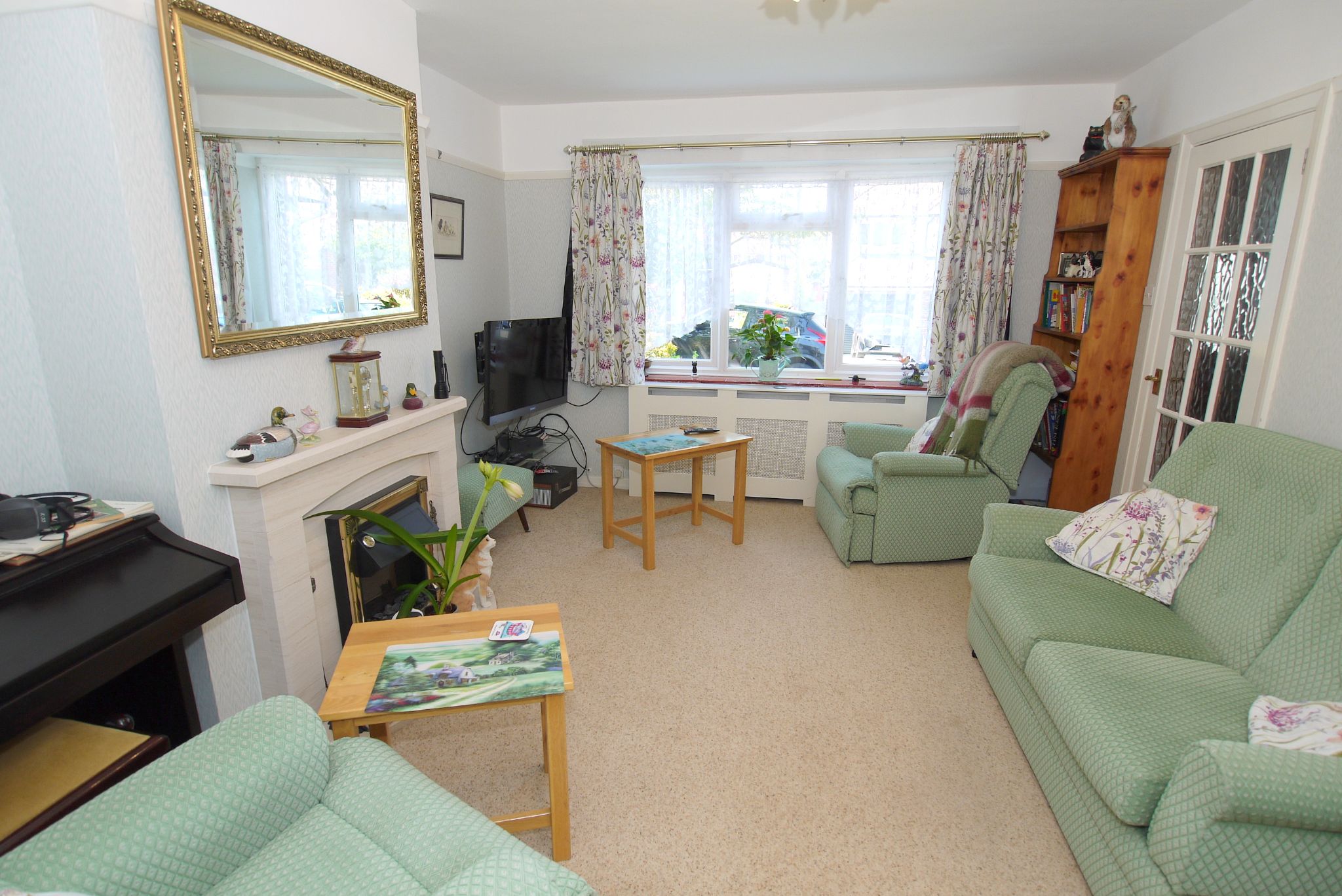 3 bedroom semi-detached house Sold in Sevenoaks - Photograph 4
