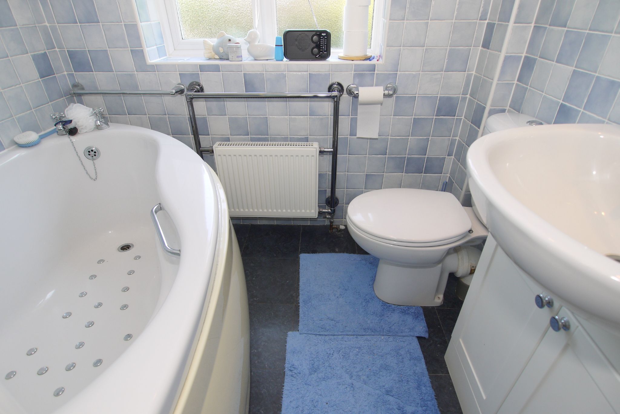 3 bedroom semi-detached house Sold in Sevenoaks - Photograph 7