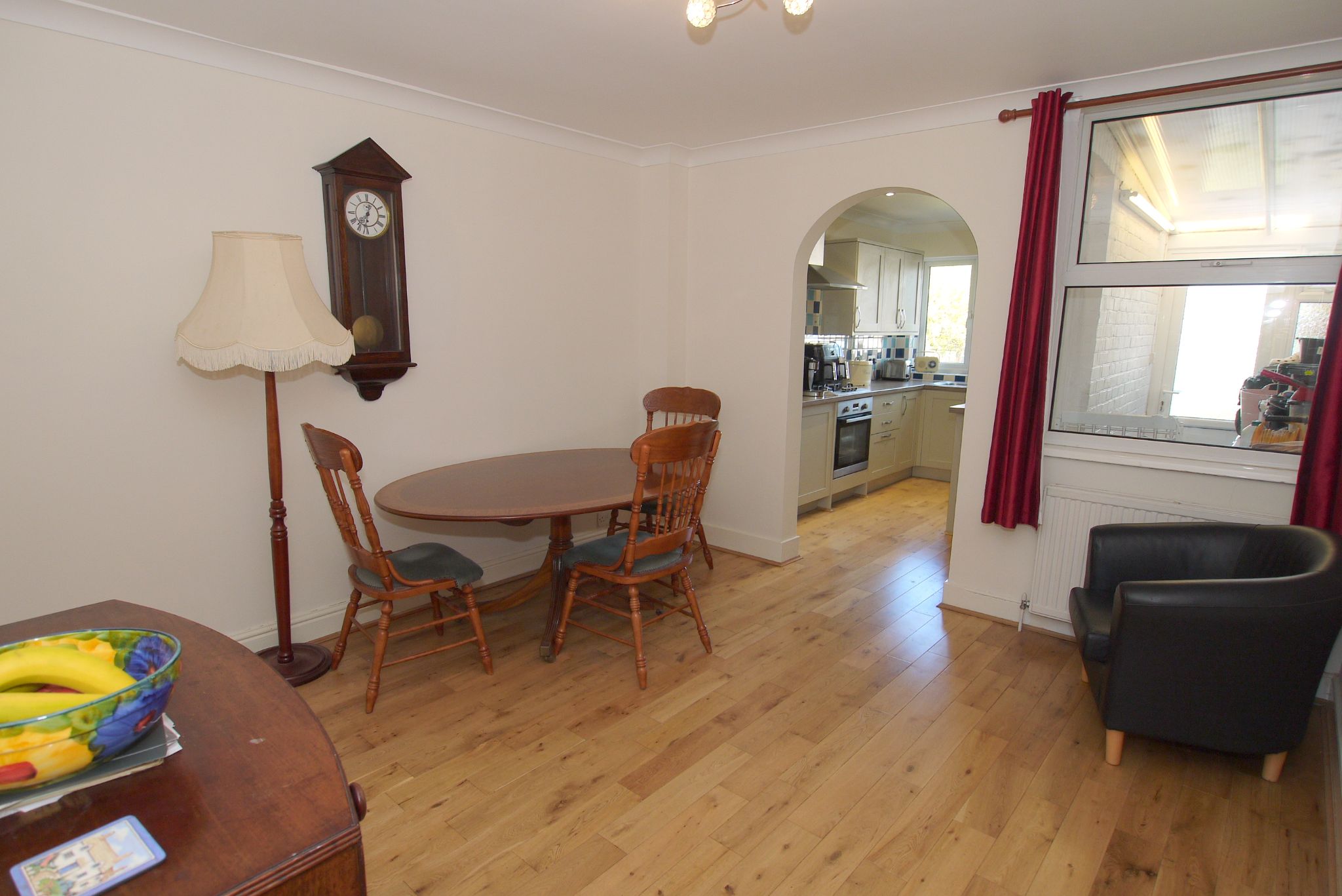 2 bedroom mid terraced house Sold in Sevenoaks - Photograph 4