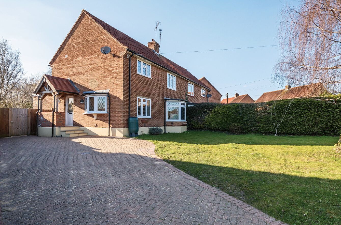 3 bedroom semi-detached house Sold in Sevenoaks - Photograph 5
