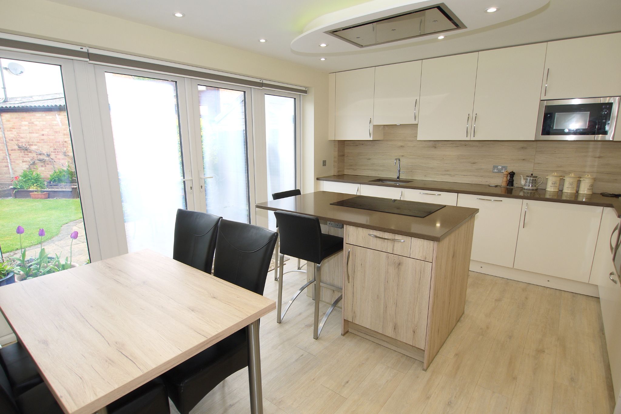 4 bedroom detached house For Sale in Farningham - Photograph 8
