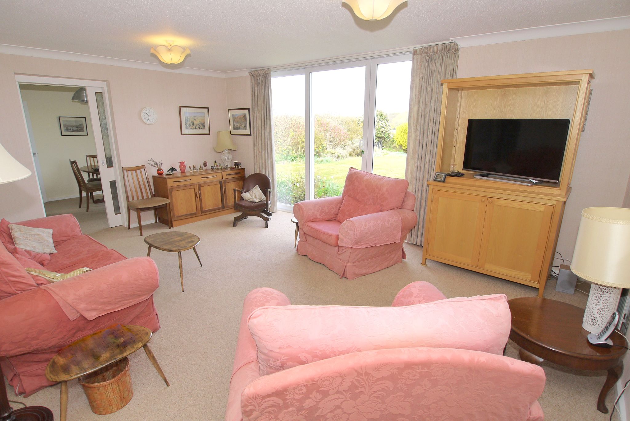 4 bedroom detached house Sold in Sevenoaks - Photograph 14