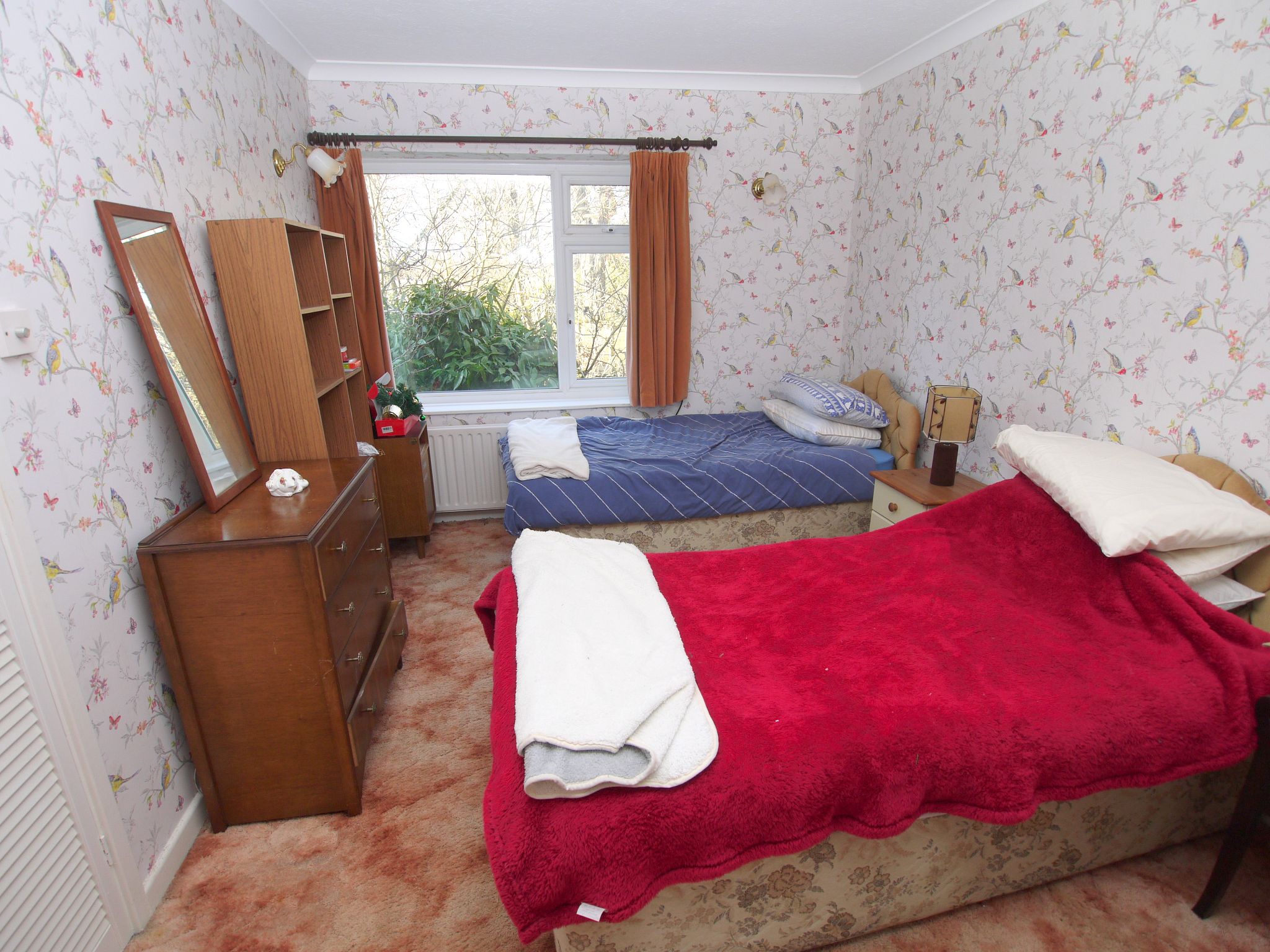 3 bedroom detached bungalow SSTC in Sevenoaks - Photograph 5