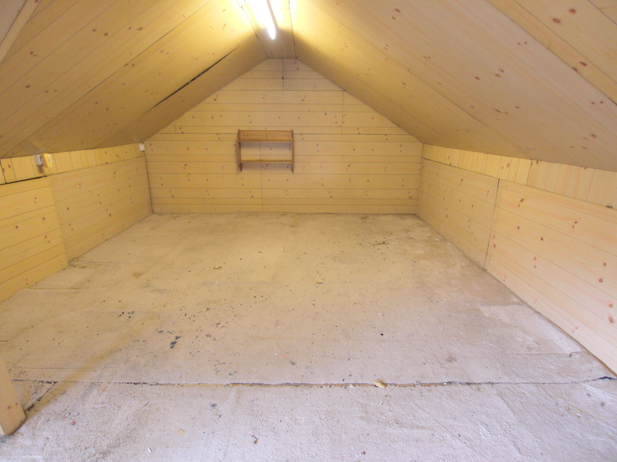 3 bedroom detached bungalow SSTC in Sevenoaks - Photograph 9