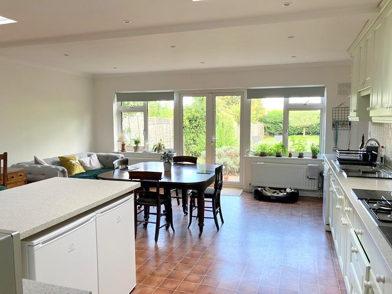 4 bedroom semi-detached house Sold in Sevenoaks - Photograph 5
