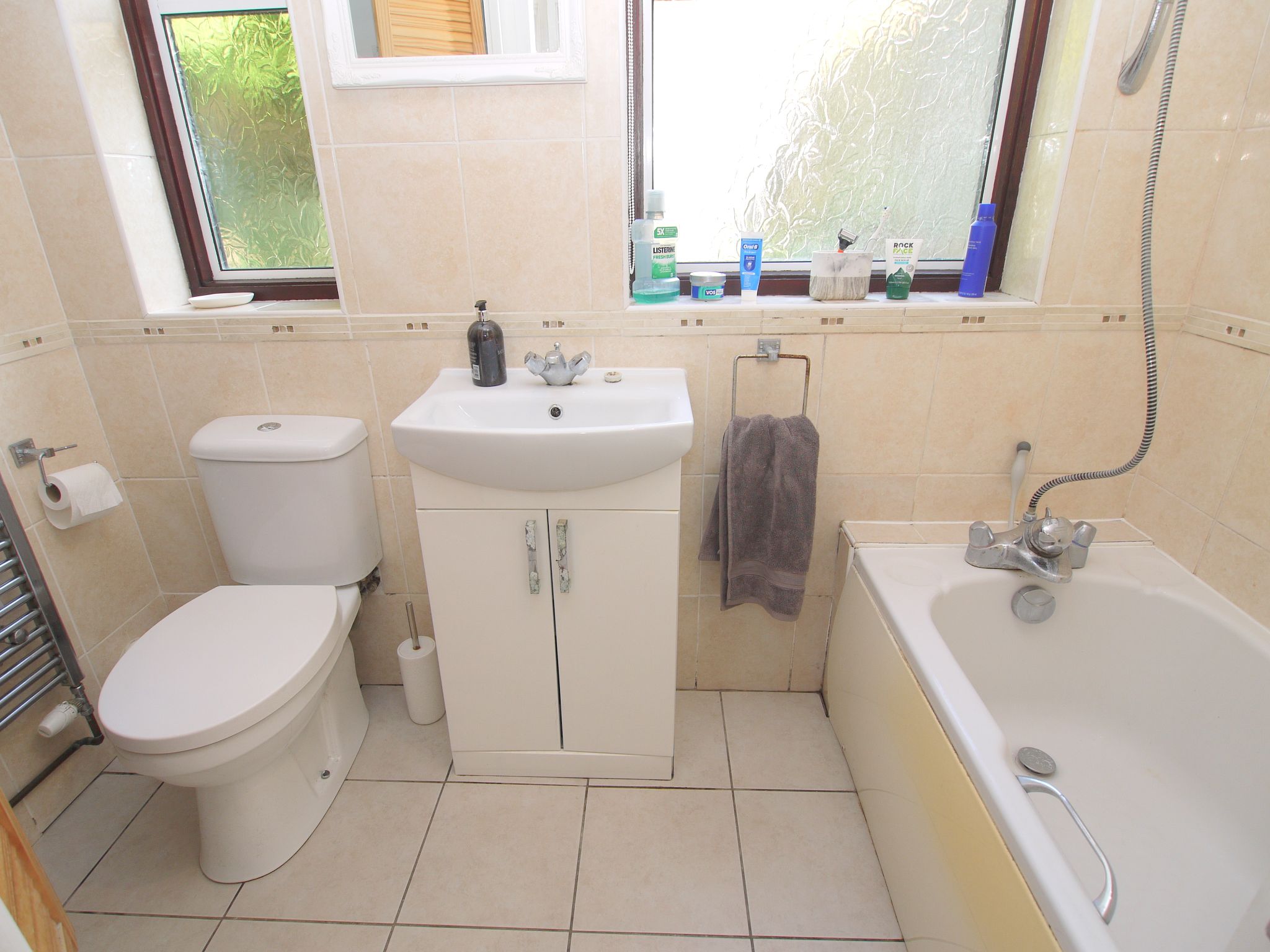 3 bedroom mid terraced house For Sale in Sevenoaks - Photograph 7