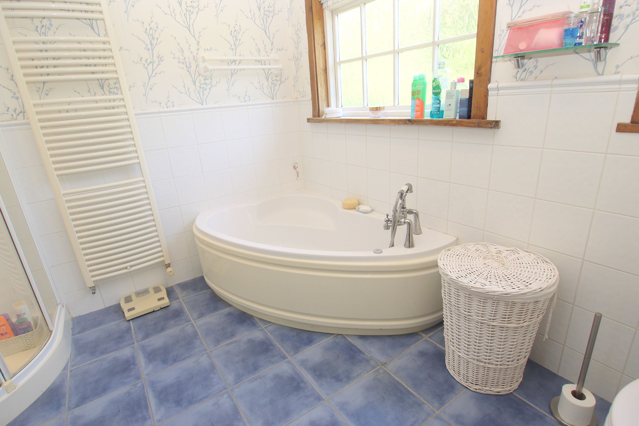 4 bedroom detached house For Sale in Sevenoaks - Photograph 11