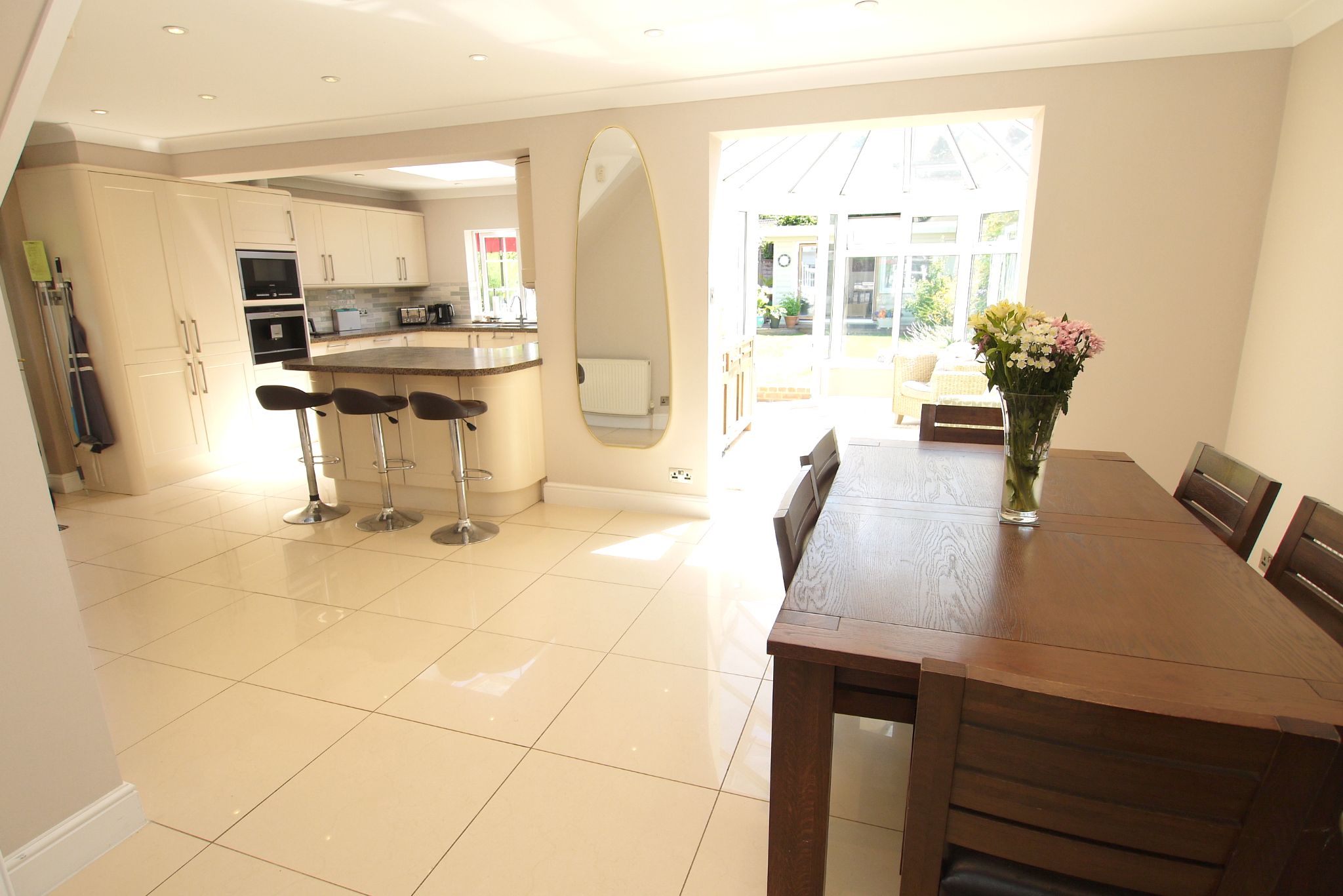 4 bedroom detached house For Sale in Sevenoaks - Property photograph