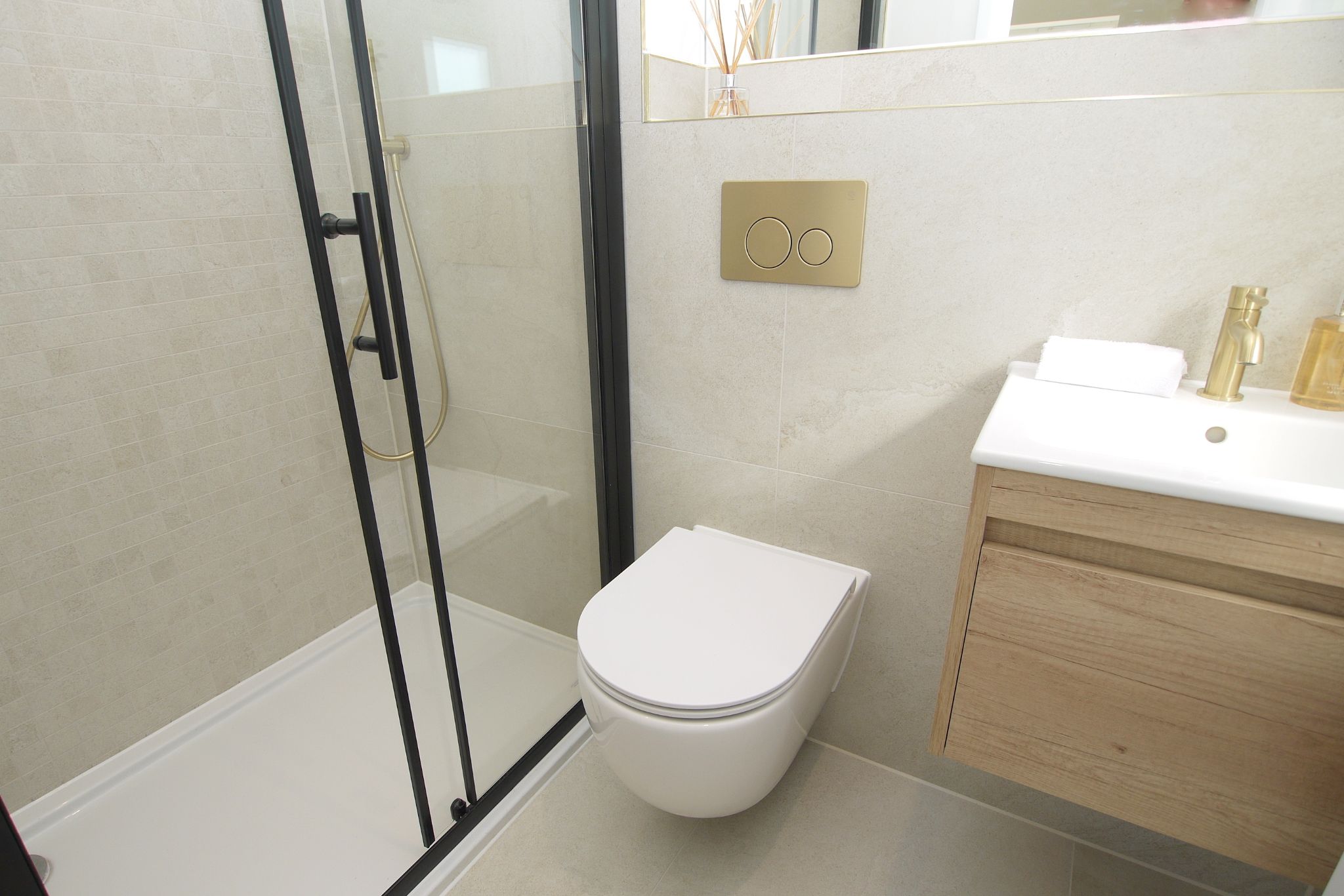 4 bedroom detached house For Sale in Sevenoaks - Photograph 8
