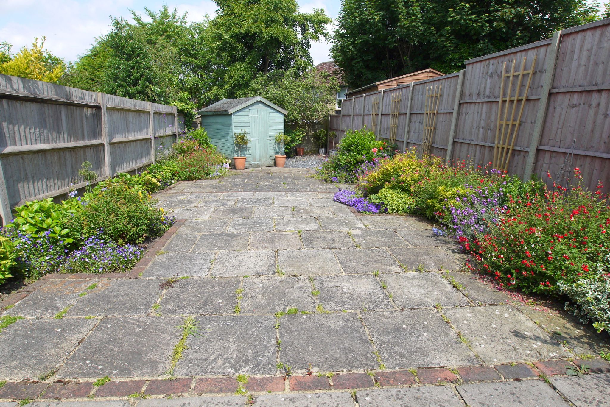 2 bedroom semi-detached house Sold in Sevenoaks - Photograph 2