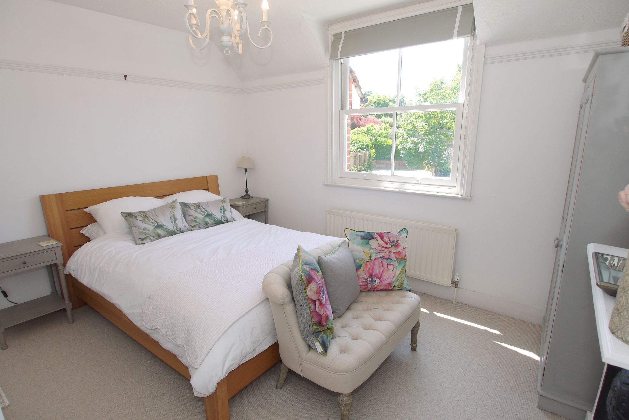 2 bedroom semi-detached house Sold in Sevenoaks - Photograph 6