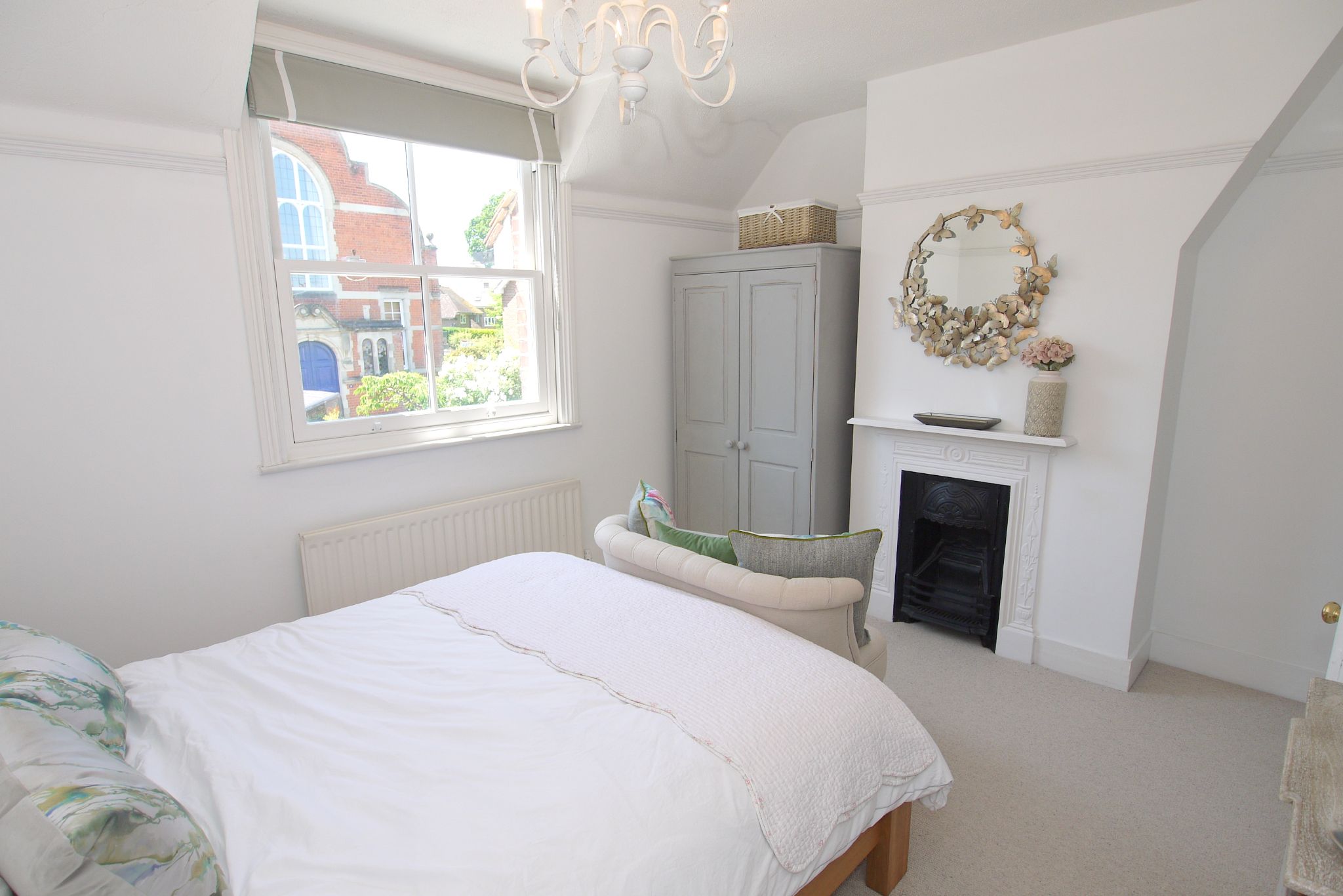 2 bedroom semi-detached house Sold in Sevenoaks - Photograph 5