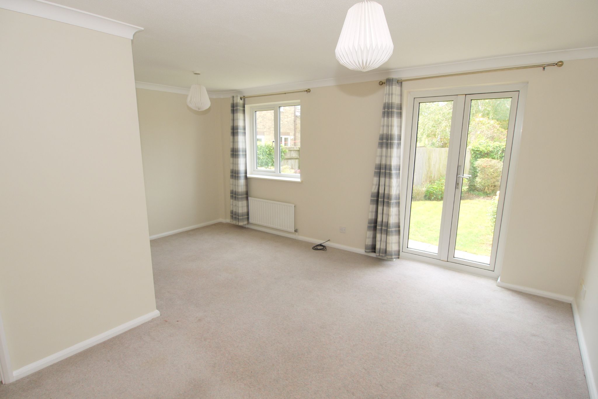 2 bedroom end terraced house Sold in Sevenoaks - Photograph 5