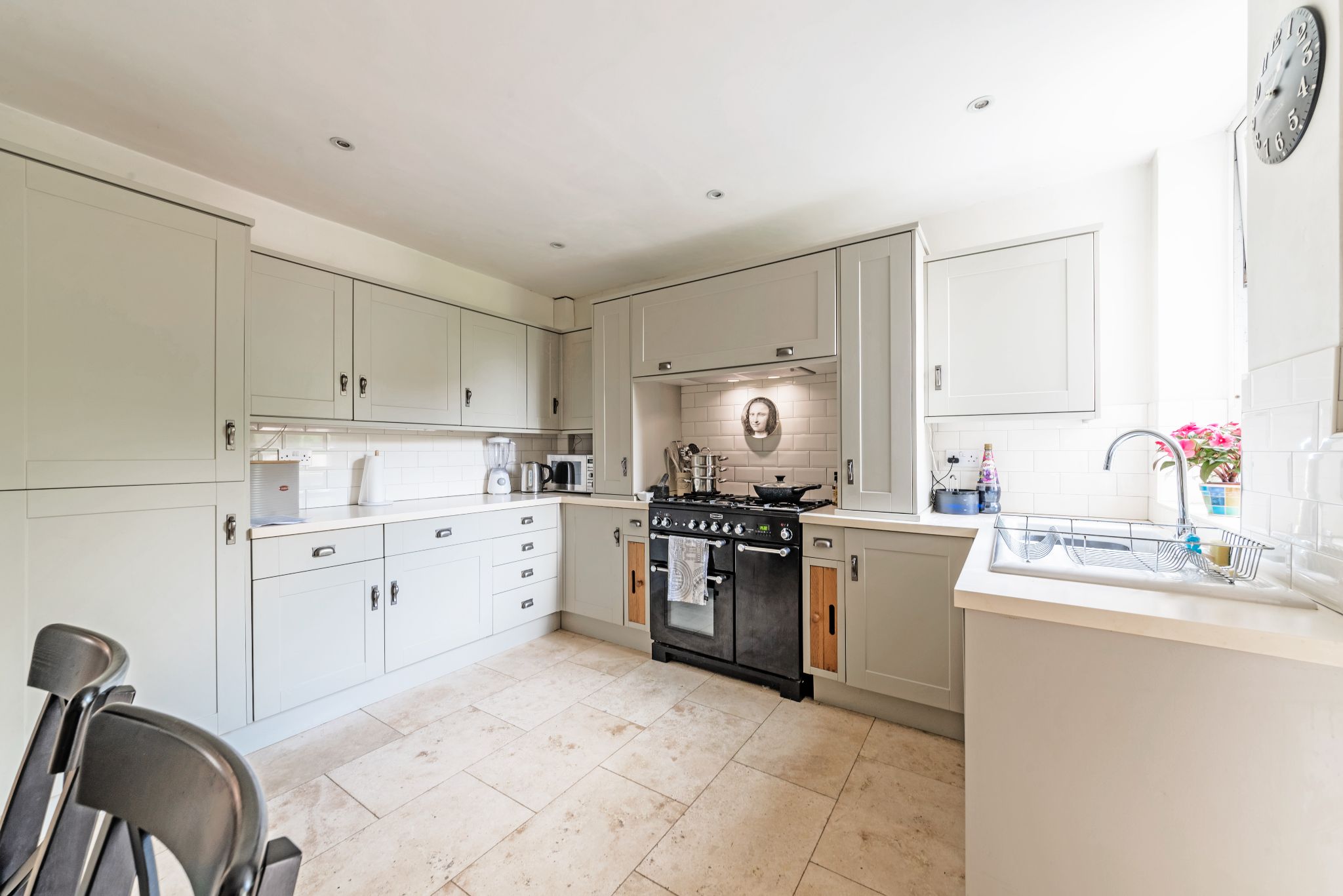 3 bedroom semi-detached house Sold in Sevenoaks - Photograph 6