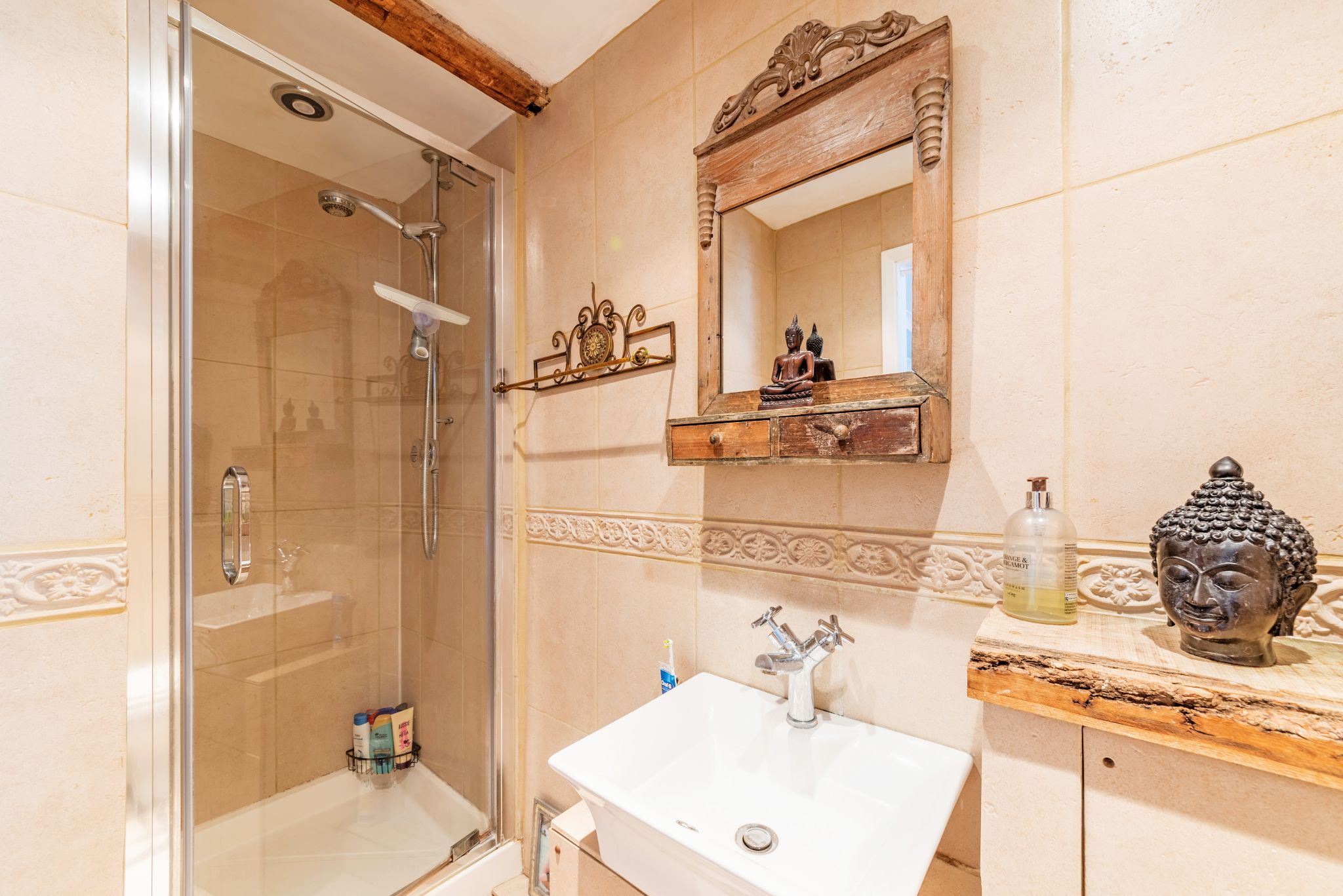 3 bedroom semi-detached house Sold in Sevenoaks - Photograph 12