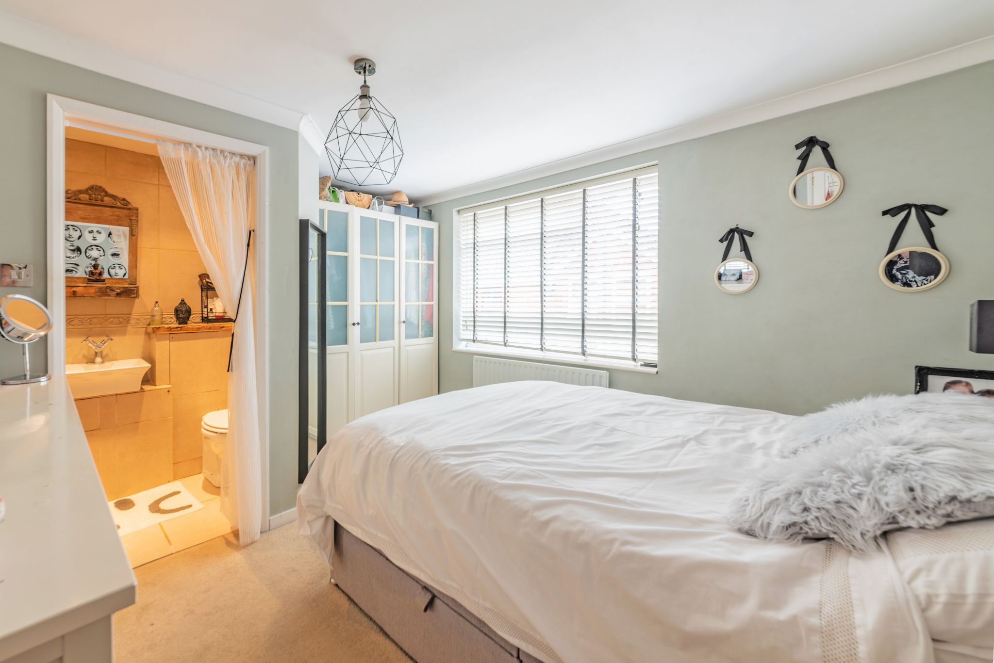 3 bedroom semi-detached house Sold in Sevenoaks - Photograph 11