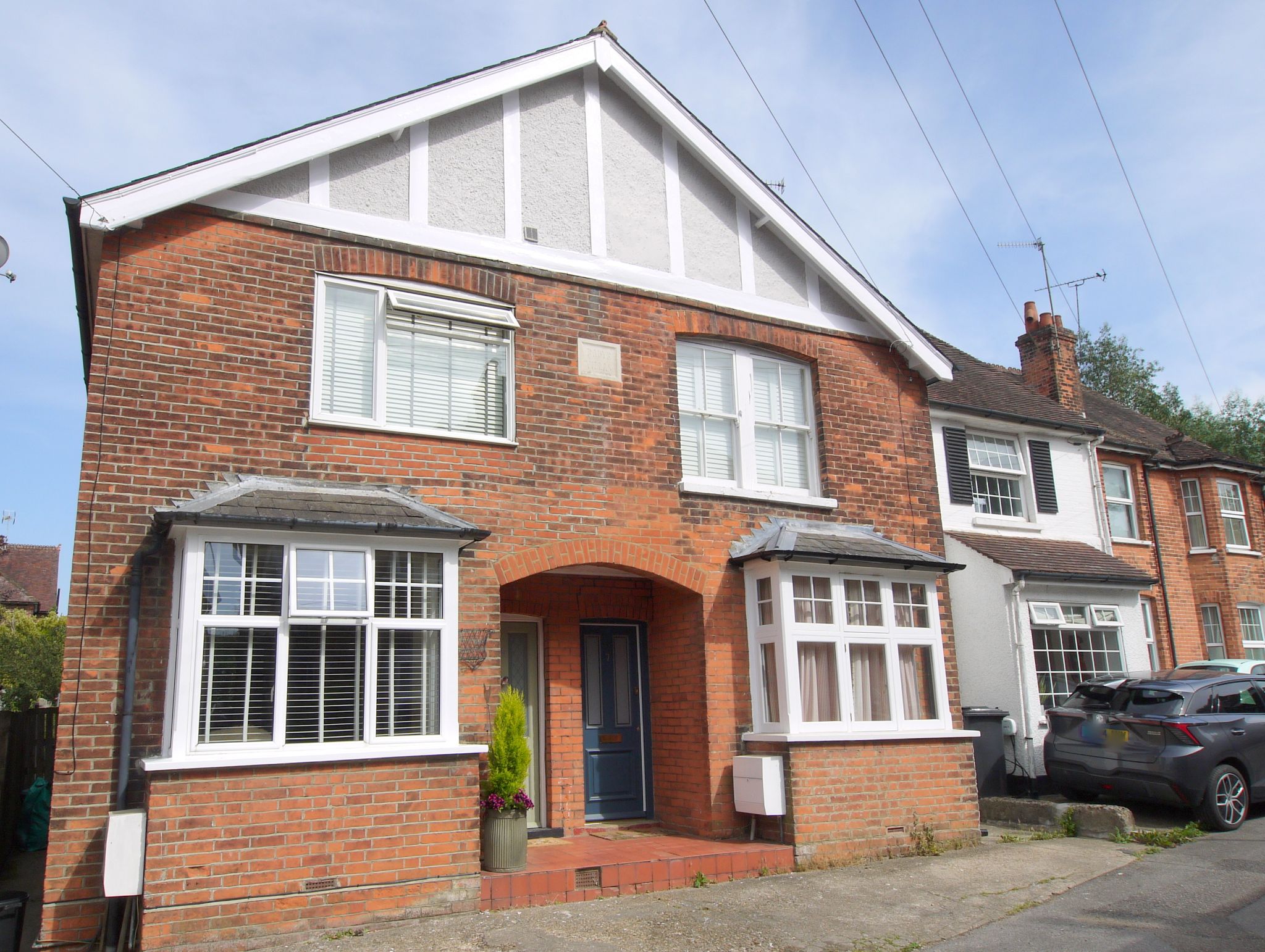 3 bedroom semi-detached house Sold in Sevenoaks - Photograph 1