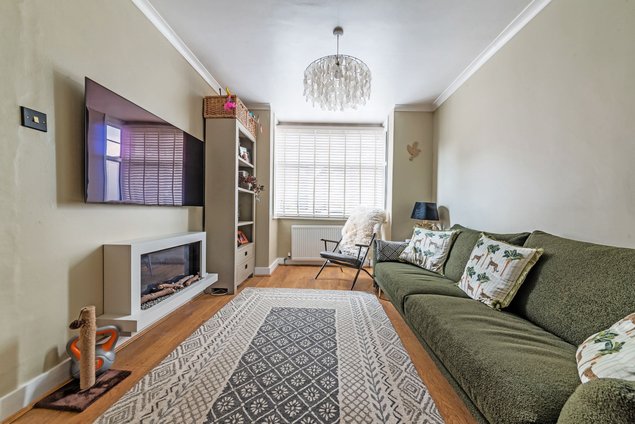 3 bedroom semi-detached house Sold in Sevenoaks - Photograph 8