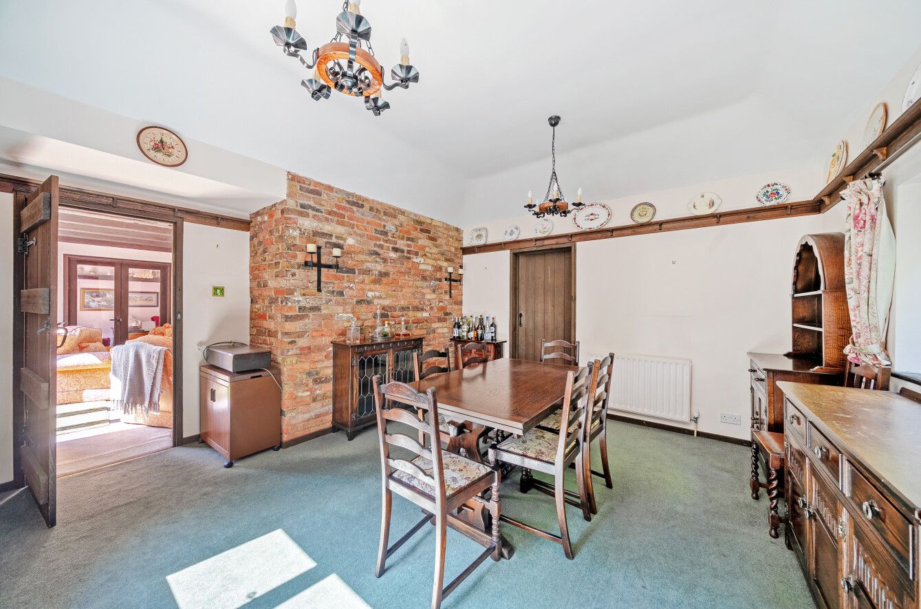 4 bedroom detached house SSTC in Sevenoaks - Photograph 3