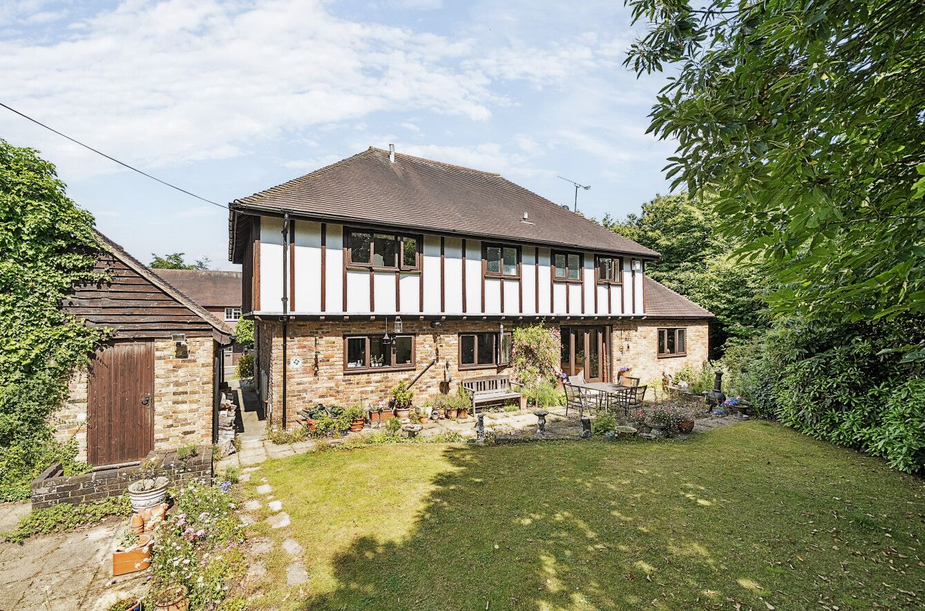 4 bedroom detached house SSTC in Sevenoaks - Photograph 15