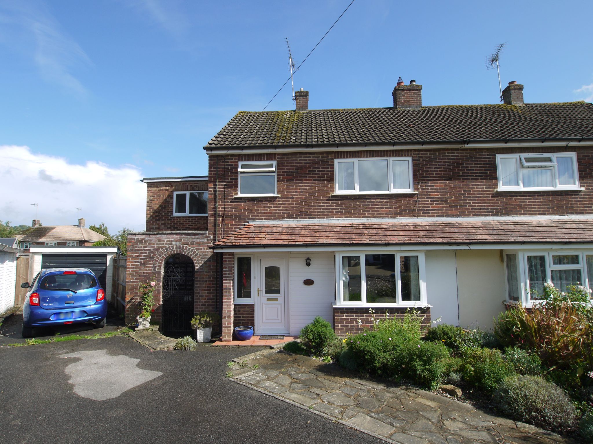 4 bedroom semi-detached house Sold in Sevenoaks - Photograph 1