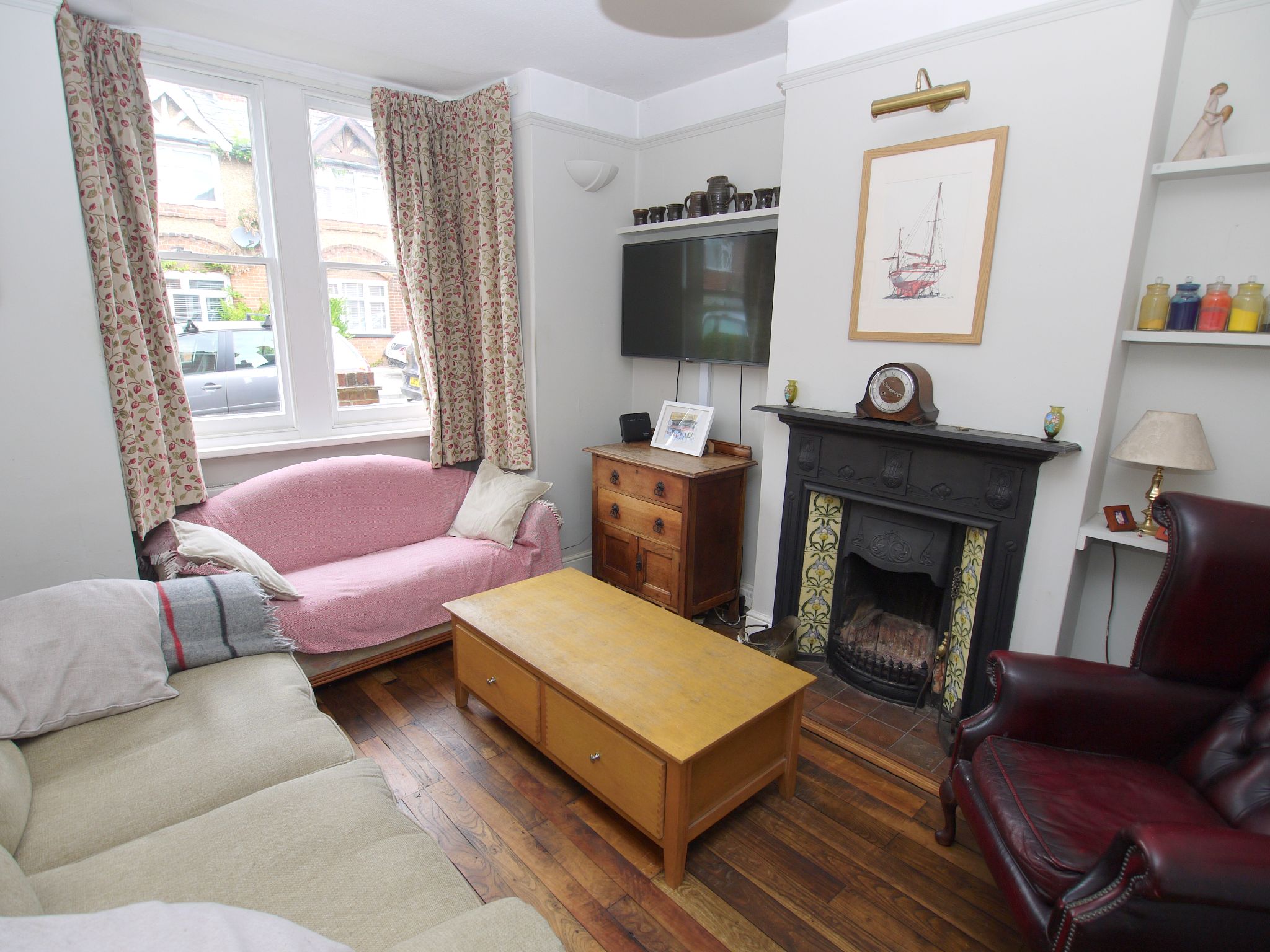 4 bedroom semi-detached house Sold in Sevenoaks - Photograph 3