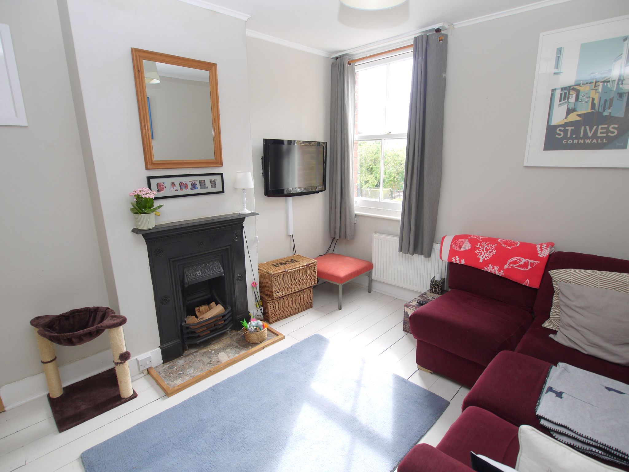 4 bedroom semi-detached house Sold in Sevenoaks - Photograph 8
