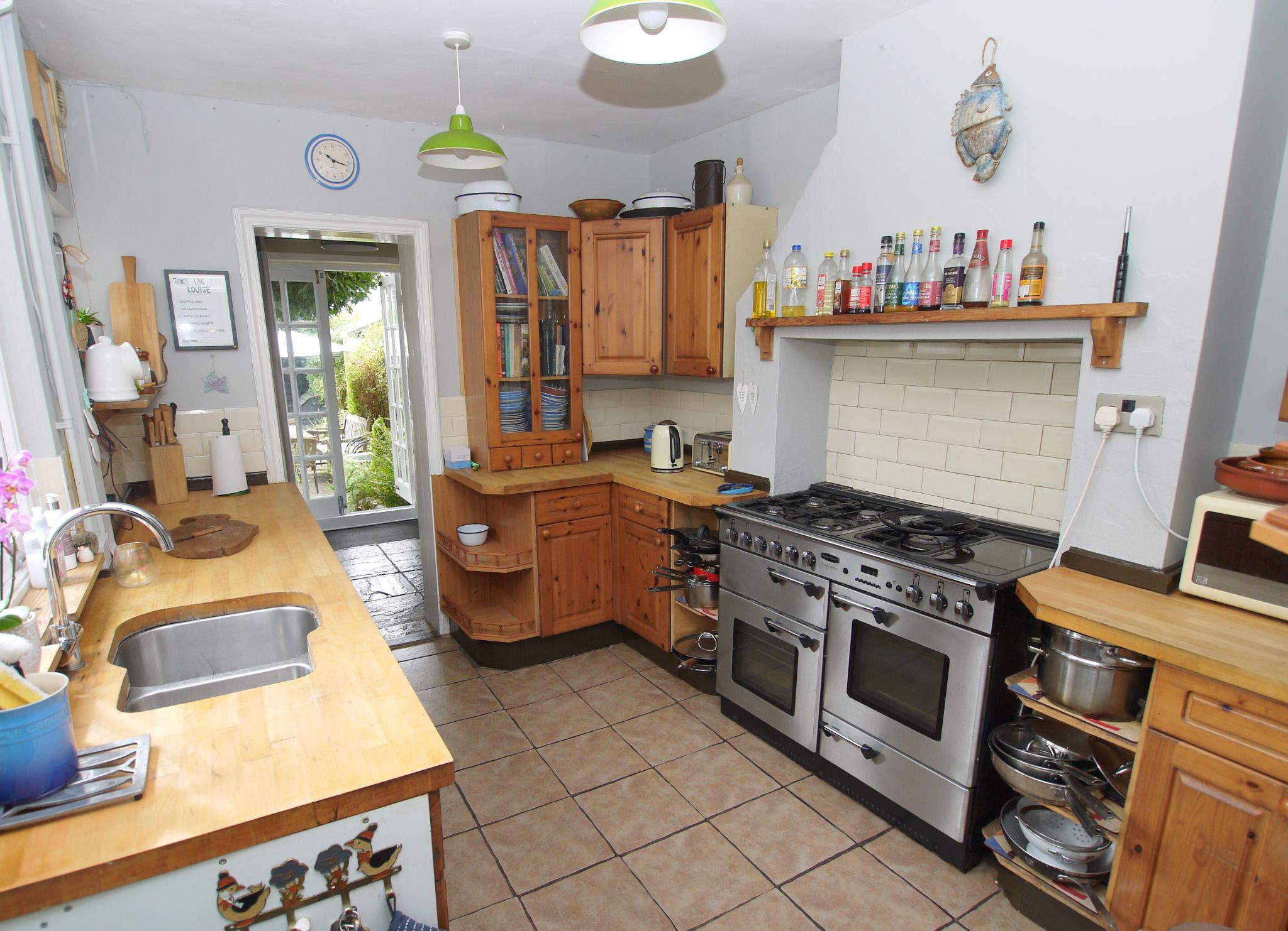 4 bedroom semi-detached house Sold in Sevenoaks - Photograph 5