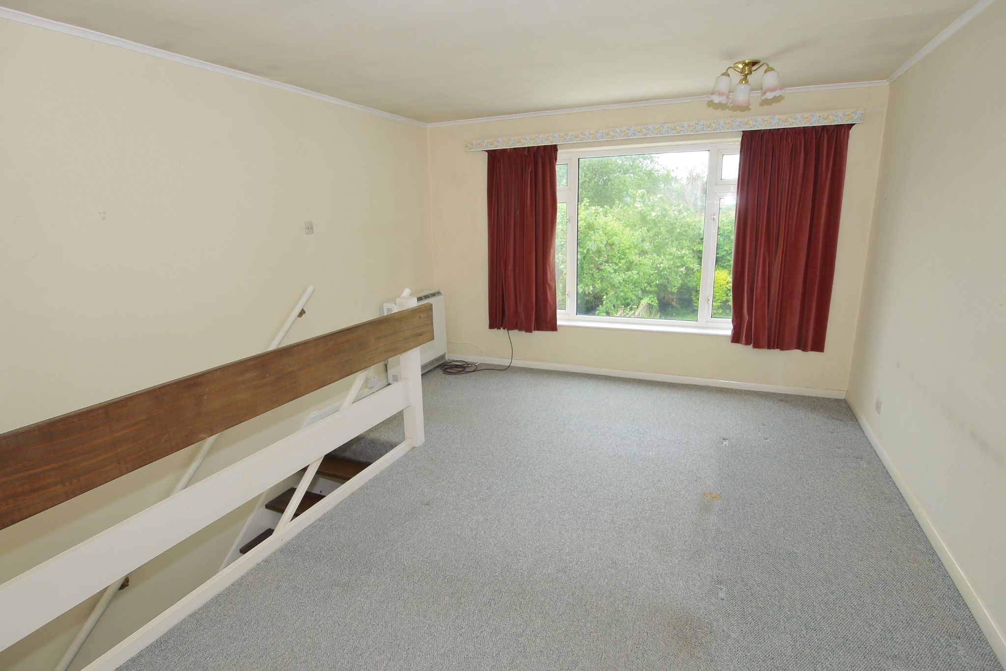 3 bedroom end terraced house Sold in Sevenoaks - Photograph 3