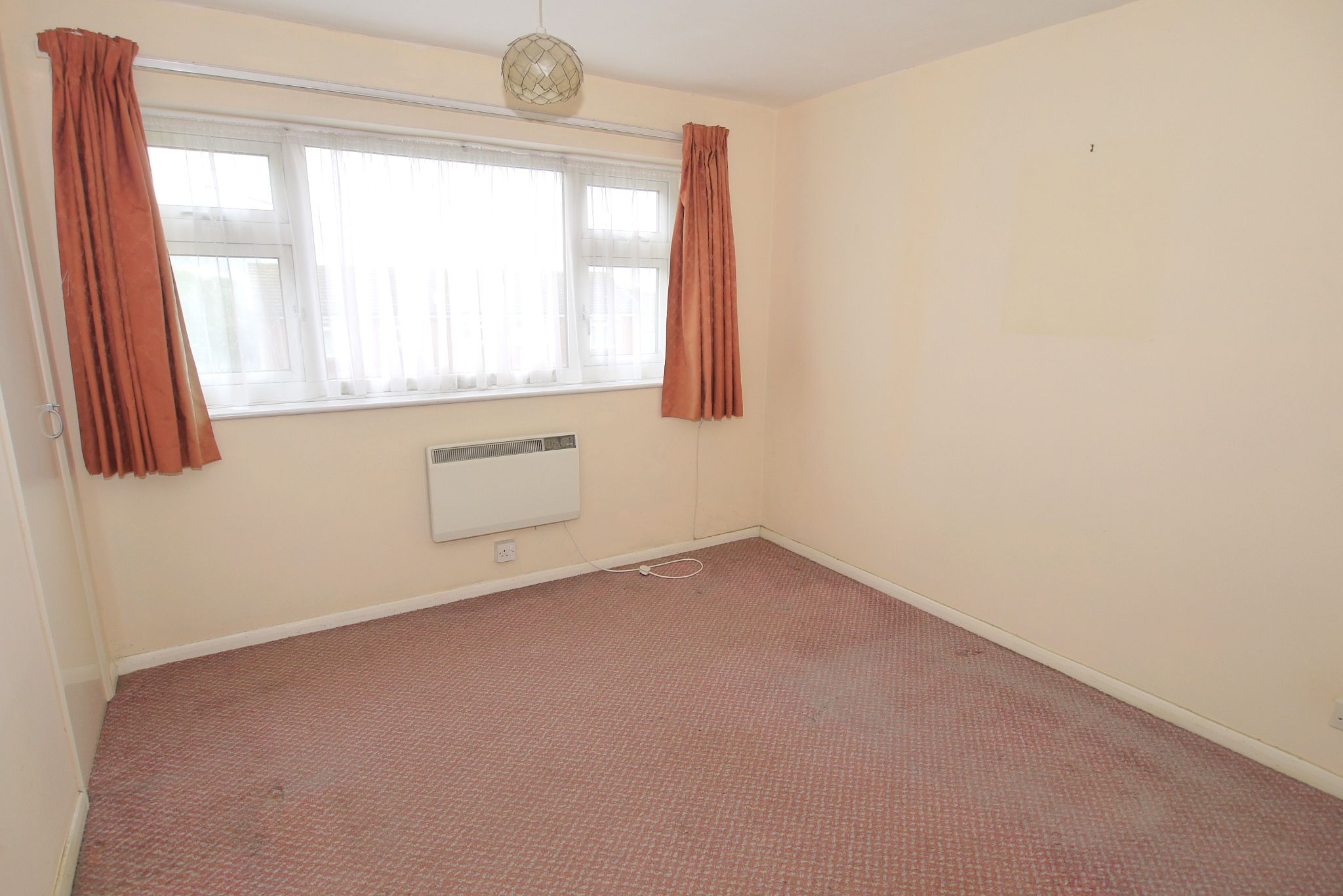 3 bedroom end terraced house Sold in Sevenoaks - Photograph 4