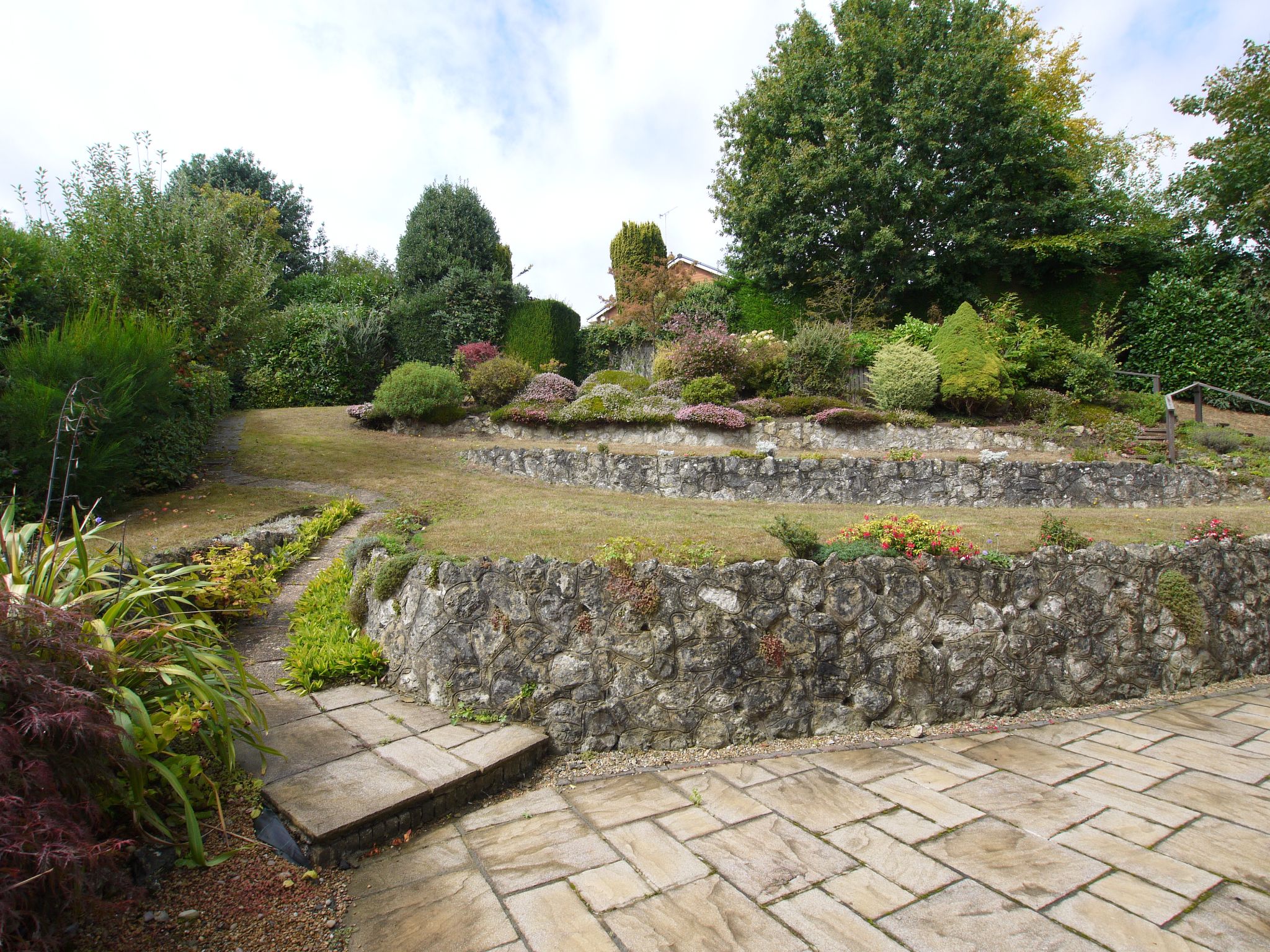 4 bedroom detached house SSTC in Sevenoaks - Photograph 3