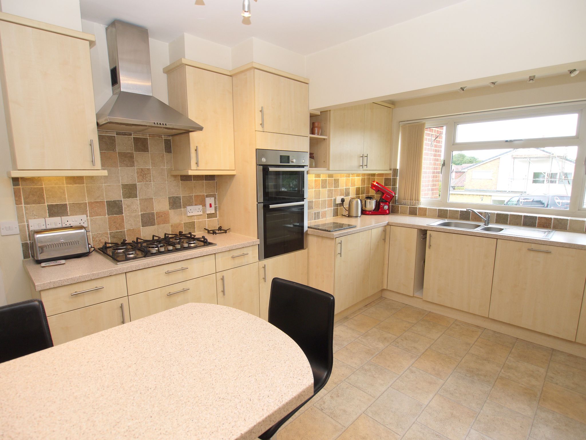 4 bedroom detached house For Sale in Sevenoaks - Property photograph