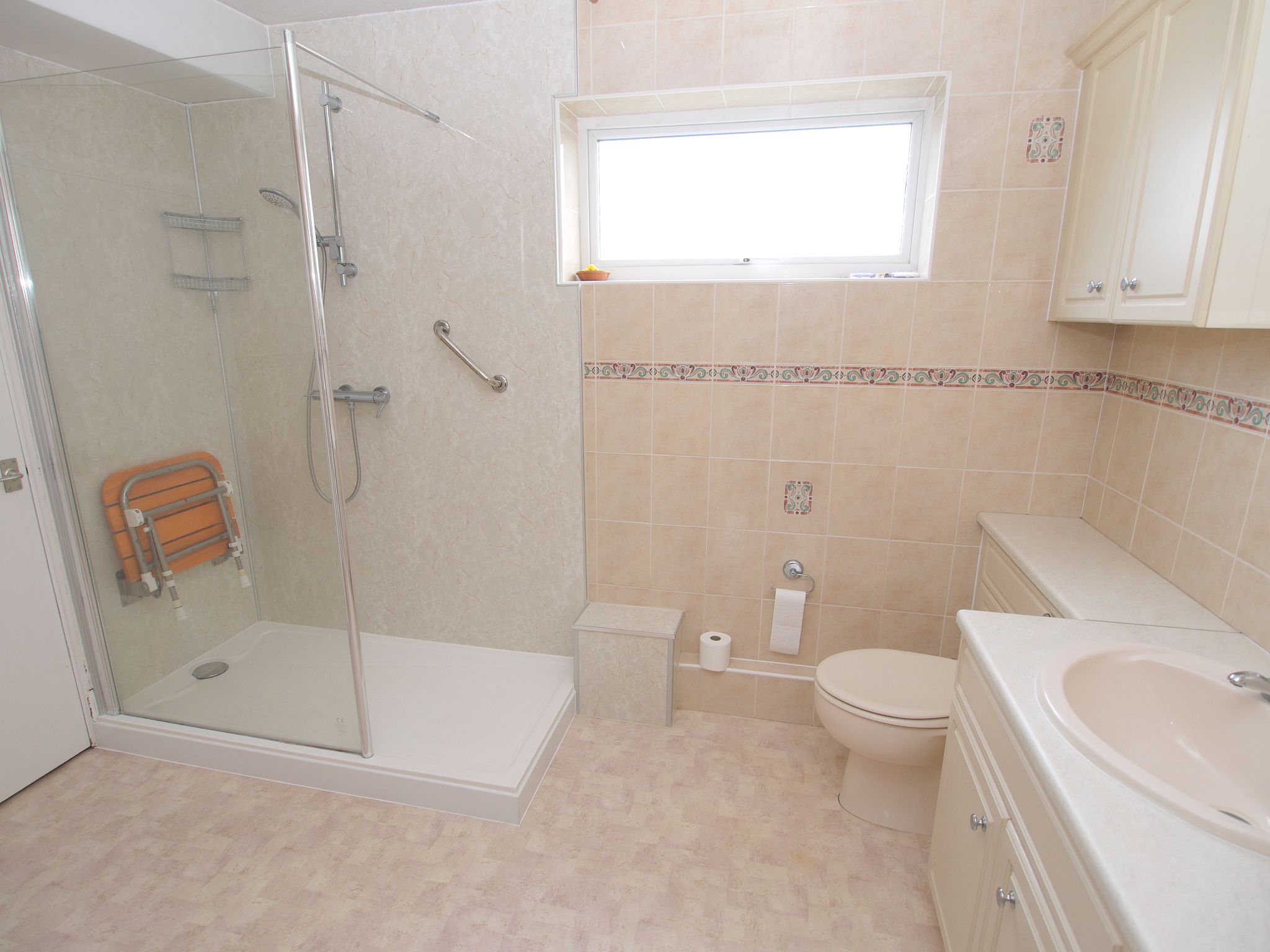 4 bedroom detached house SSTC in Sevenoaks - Photograph 8